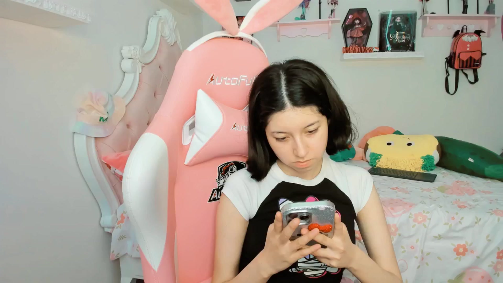 Gallery image thumbnail from Cherrycute666's myfreecams stream on, 10/11/2025, 22:38 image 11 of 20