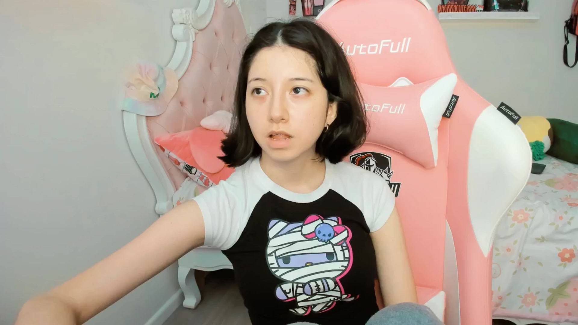 Gallery image thumbnail from Cherrycute666's myfreecams stream on, 10/11/2025, 22:38 image 17 of 20
