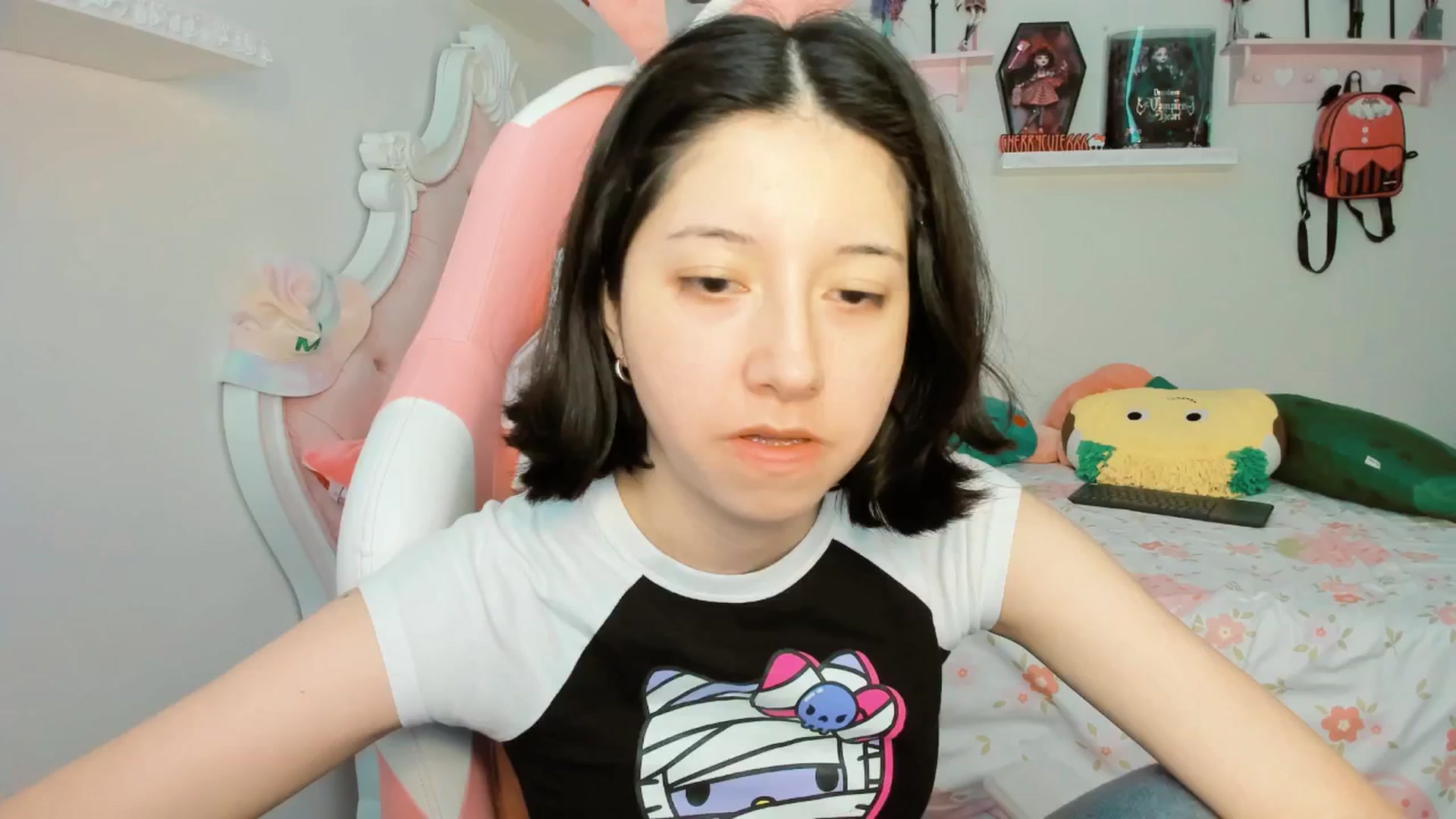 Gallery image thumbnail from Cherrycute666's myfreecams stream on, 10/11/2025, 22:38 image 7 of 20