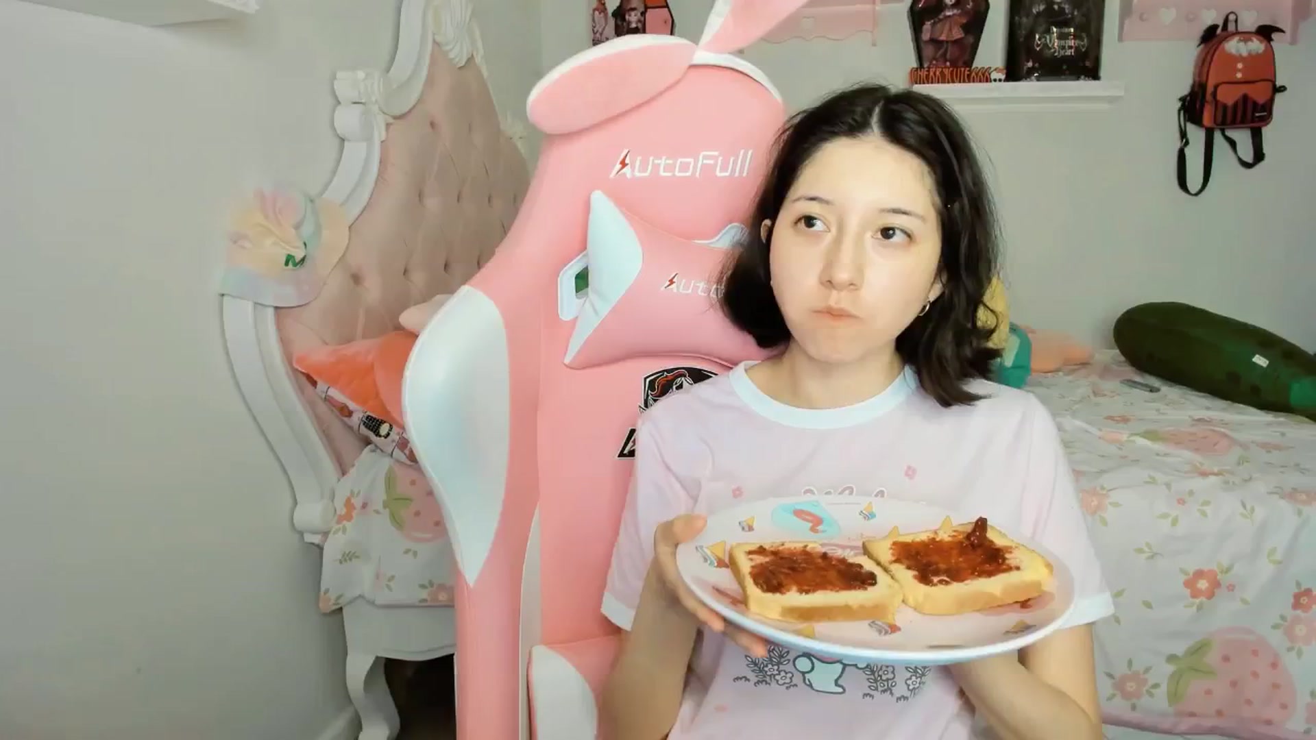 Gallery image thumbnail from Cherrycute666's myfreecams stream on, 10/12/2025, 07:52 image 19 of 20