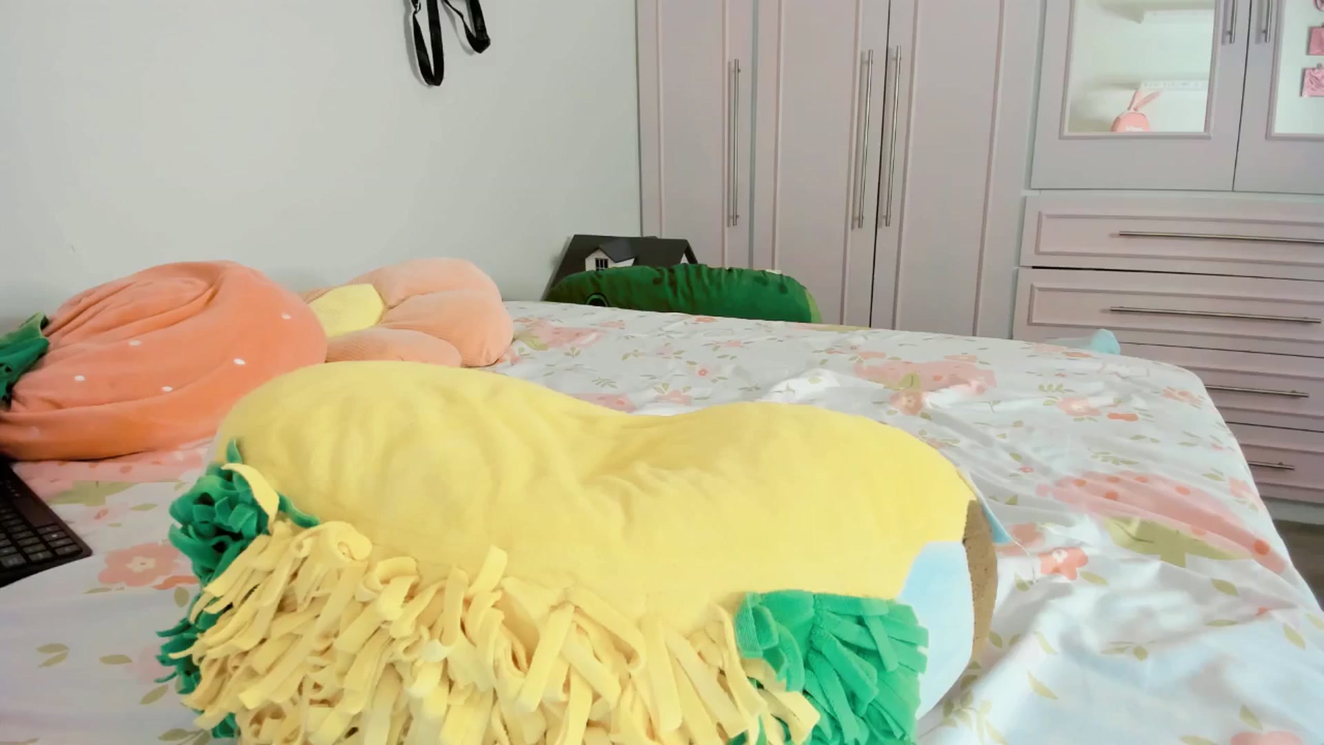 Gallery image thumbnail from Cherrycute666's myfreecams stream on, 10/13/2025, 05:21 image 14 of 20