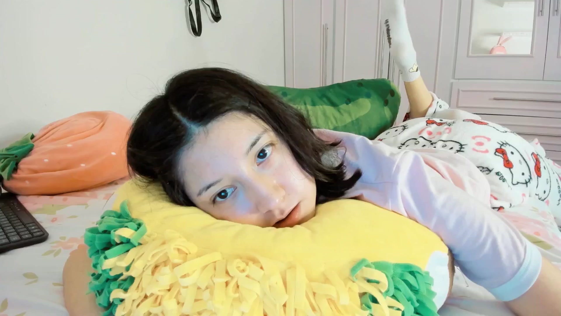 Gallery image thumbnail from Cherrycute666's myfreecams stream on, 10/13/2025, 05:21 image 10 of 20