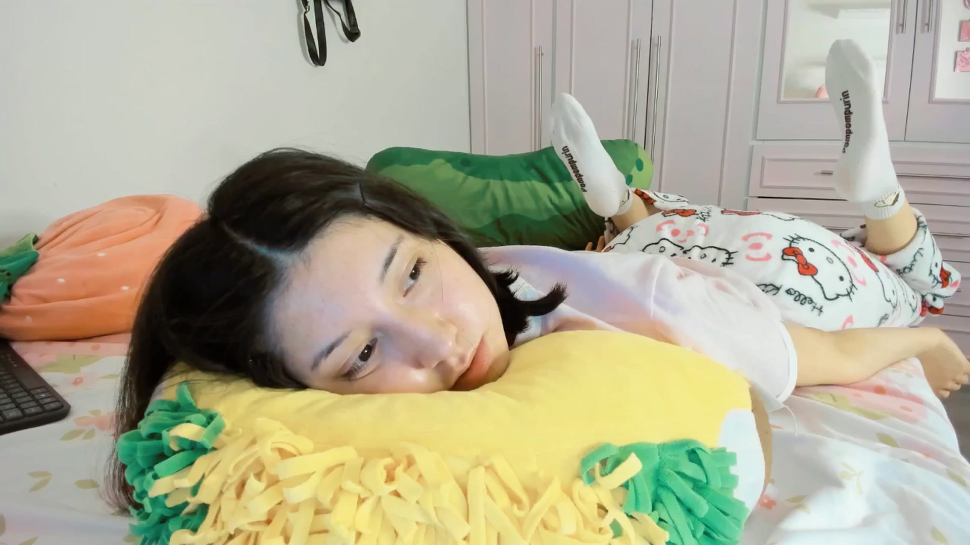 Gallery image thumbnail from Cherrycute666's myfreecams stream on, 10/13/2025, 05:21 image 12 of 20