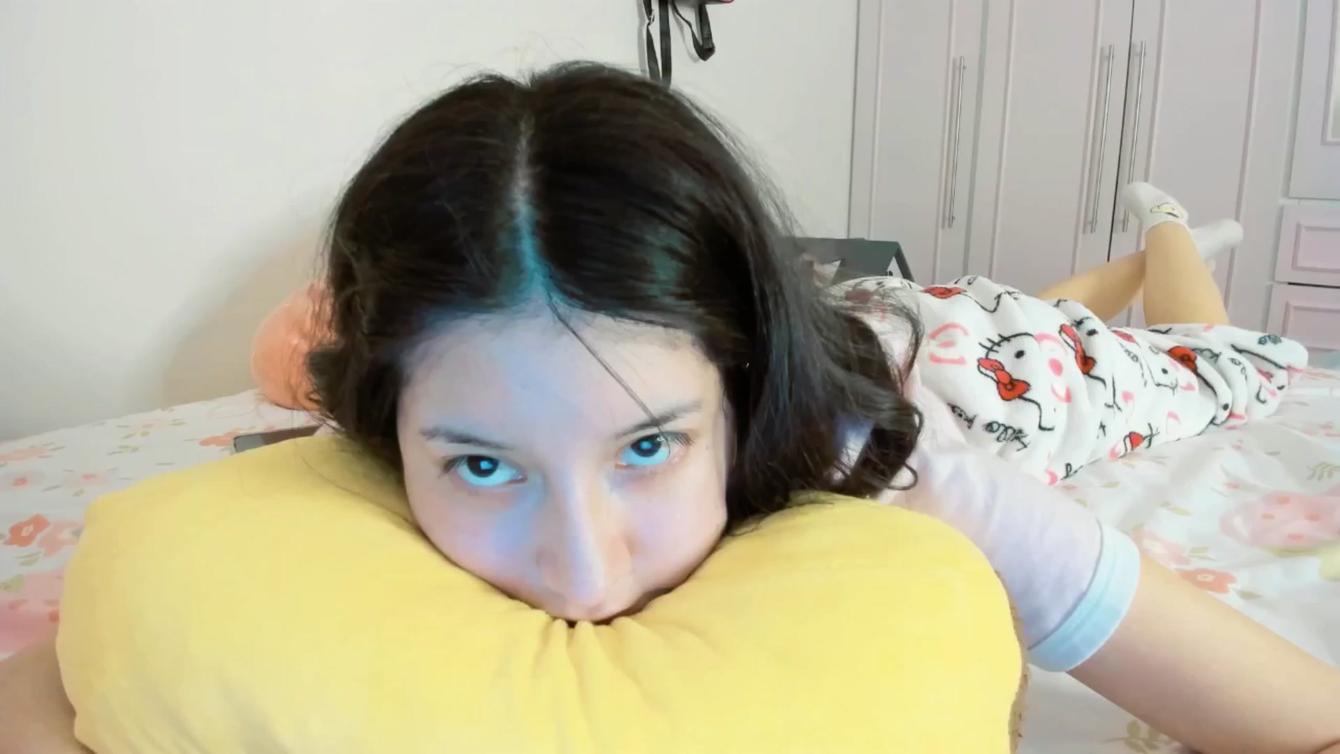 Gallery image thumbnail from Cherrycute666's myfreecams stream on, 10/13/2025, 05:21 image 5 of 20