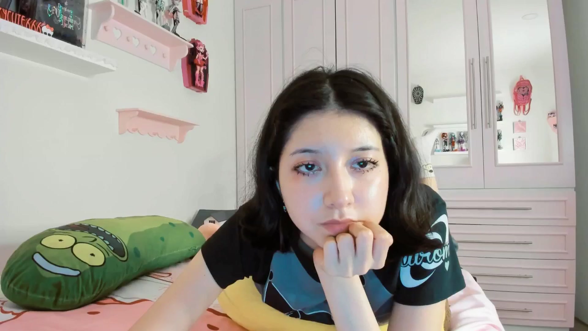 Gallery image thumbnail from Cherrycute666's myfreecams stream on, 10/18/2025, 08:57 image 15 of 20