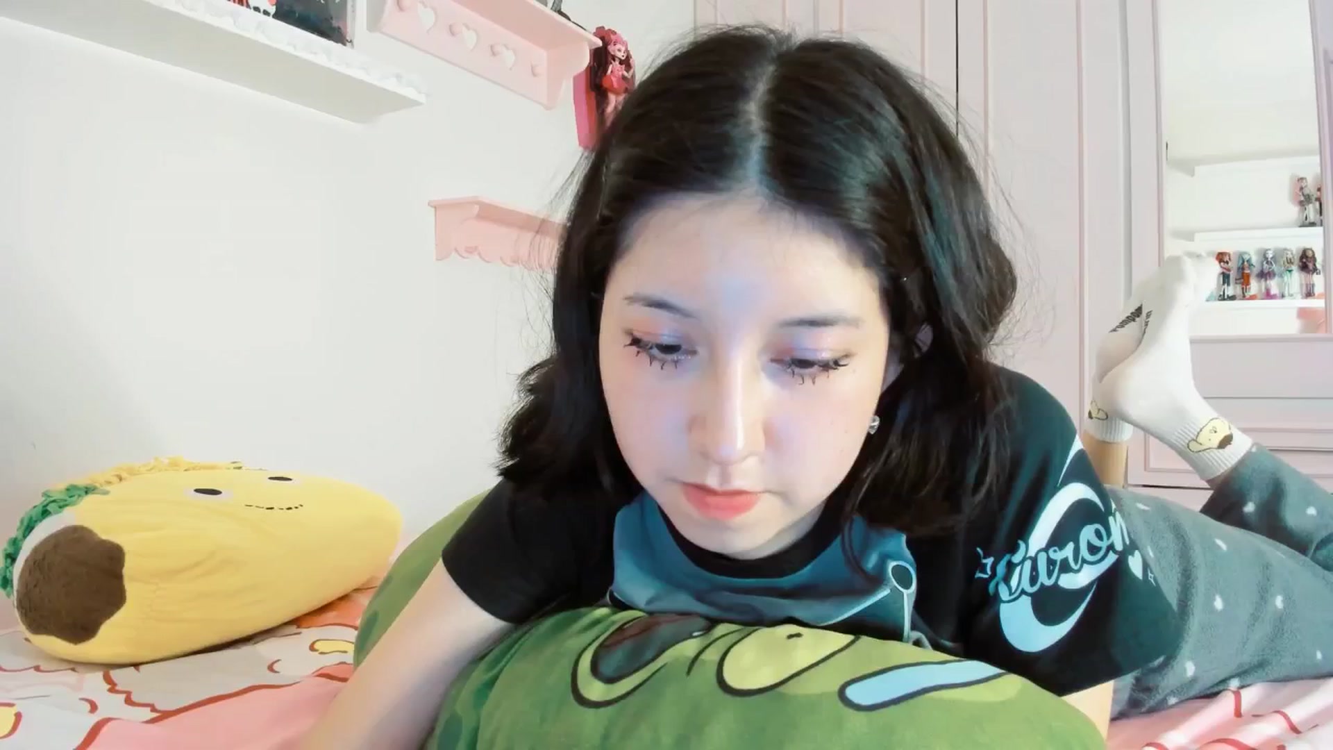 Gallery image thumbnail from Cherrycute666's myfreecams stream on, 10/18/2025, 08:57 image 3 of 20