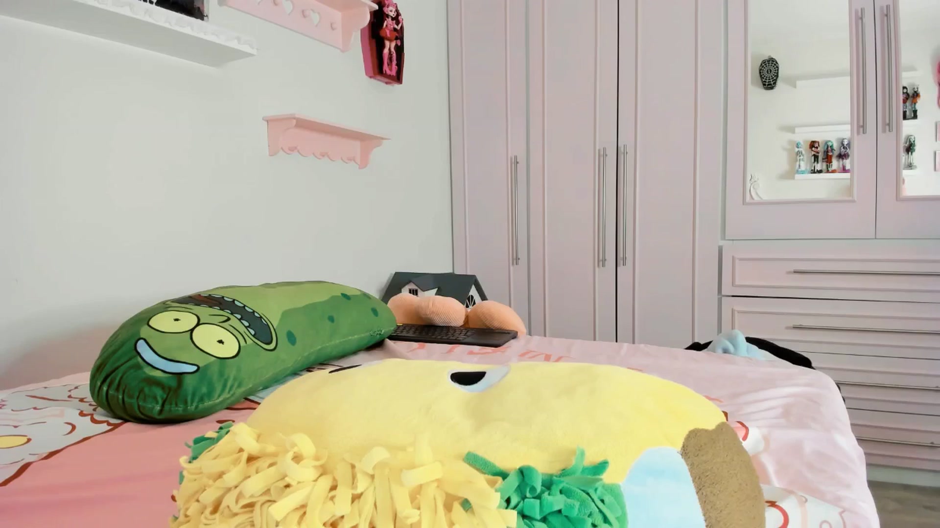Gallery image thumbnail from Cherrycute666's myfreecams stream on, 10/18/2025, 08:57 image 12 of 20