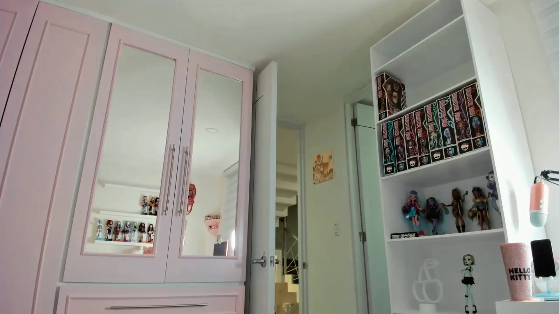 Gallery image thumbnail from Cherrycute666's myfreecams stream on, 10/18/2025, 10:12 image 20 of 20