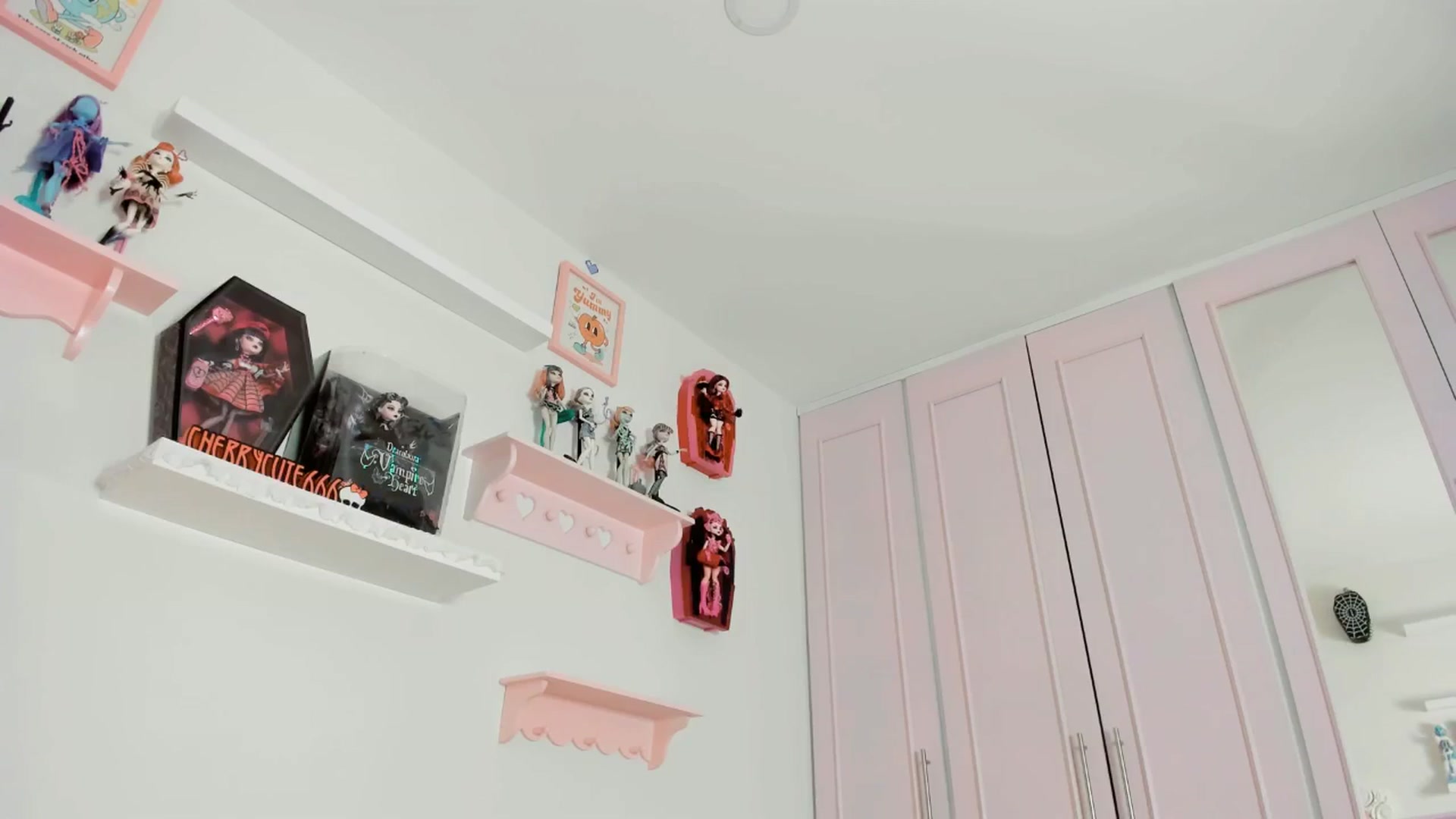 Gallery image thumbnail from Cherrycute666's myfreecams stream on, 10/18/2025, 10:12 image 5 of 20