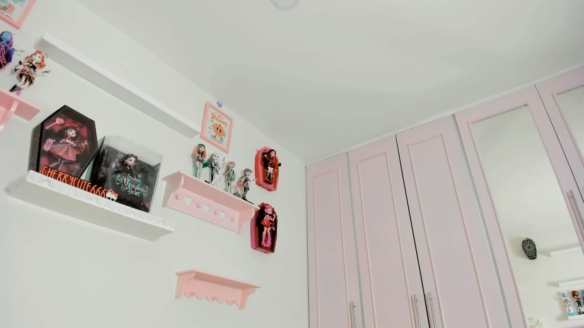 Gallery image thumbnail from Cherrycute666's myfreecams stream on, 10/18/2025, 10:12 image 9 of 20
