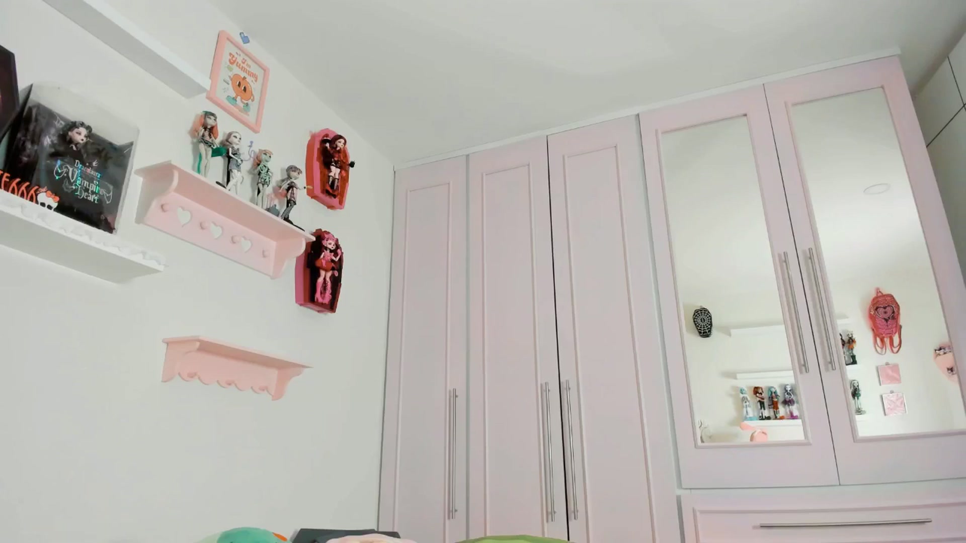 Gallery image thumbnail from Cherrycute666's myfreecams stream on, 10/19/2025, 10:10 image 14 of 20