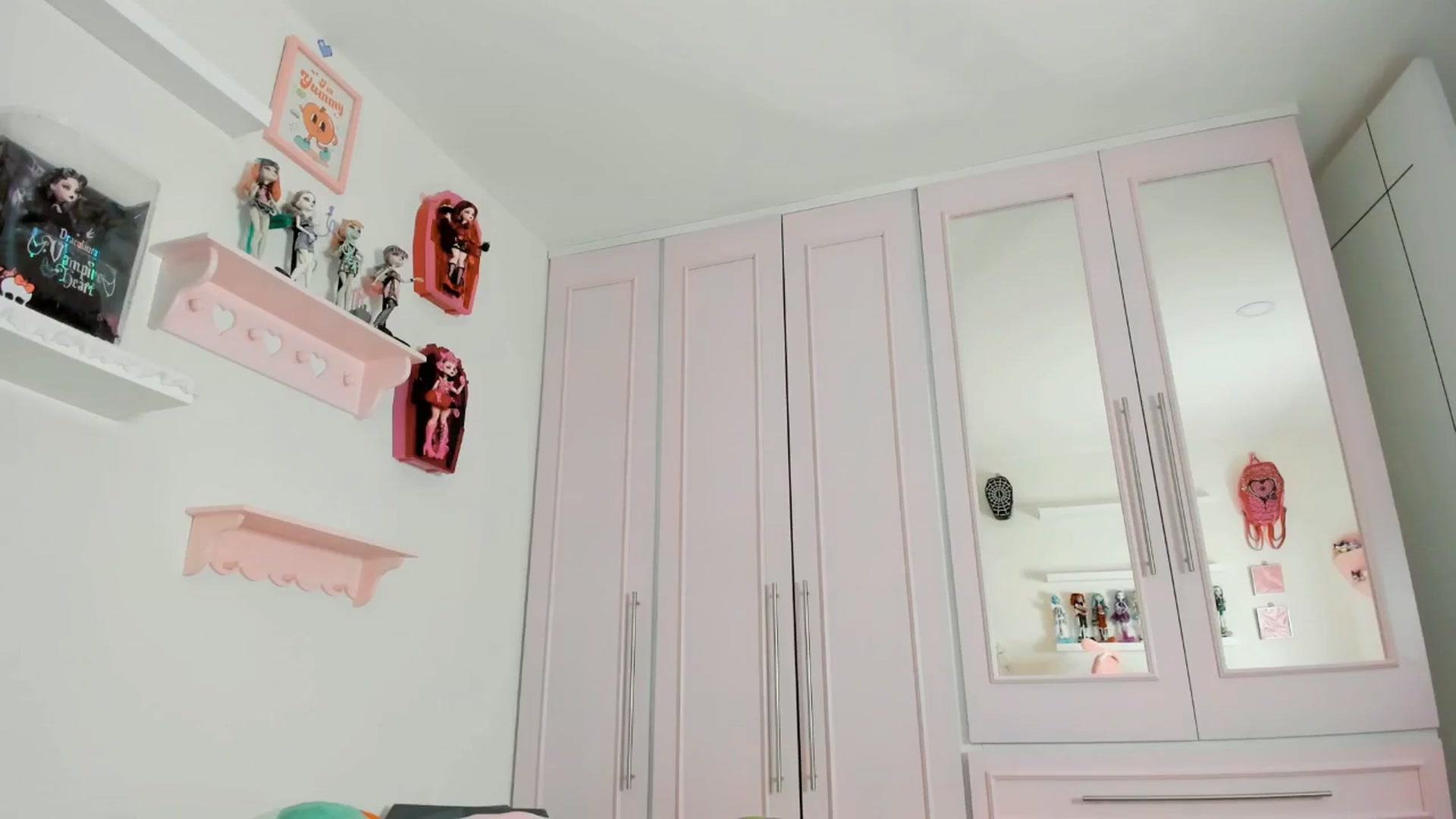 Gallery image thumbnail from Cherrycute666's myfreecams stream on, 10/19/2025, 10:10 image 20 of 20