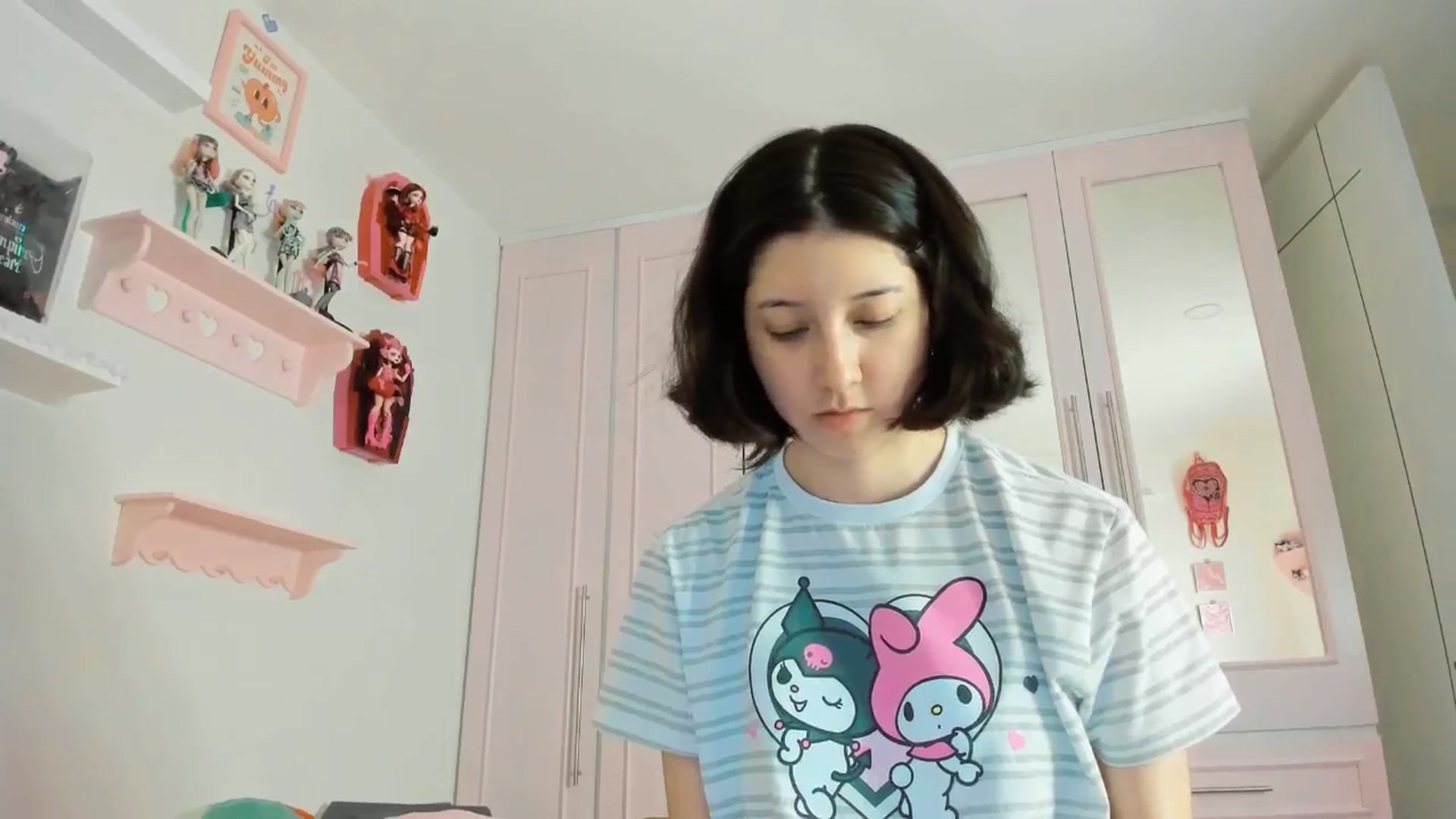 Gallery image thumbnail from Cherrycute666's myfreecams stream on, 10/19/2025, 10:10 image 17 of 20