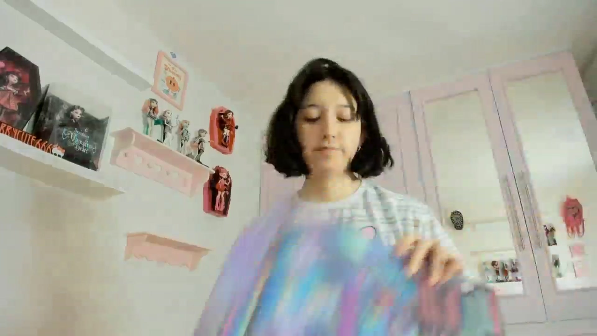 Gallery image thumbnail from Cherrycute666's myfreecams stream on, 10/19/2025, 10:10 image 10 of 20