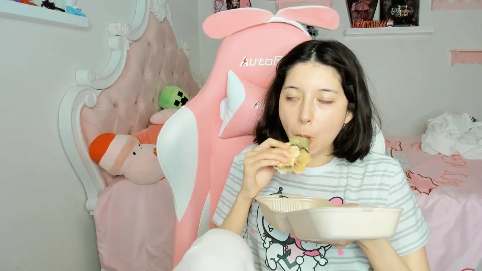 Gallery image thumbnail from Cherrycute666's myfreecams stream on, 10/20/2025, 01:13 image 19 of 20
