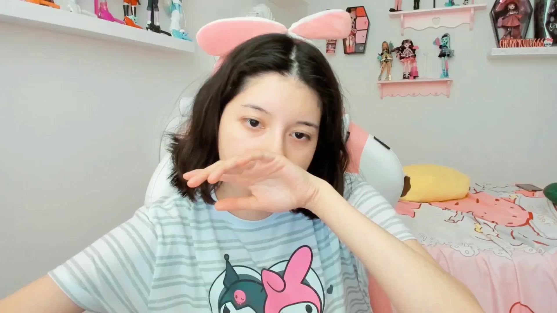 Gallery image thumbnail from Cherrycute666's myfreecams stream on, 10/20/2025, 01:13 image 9 of 20