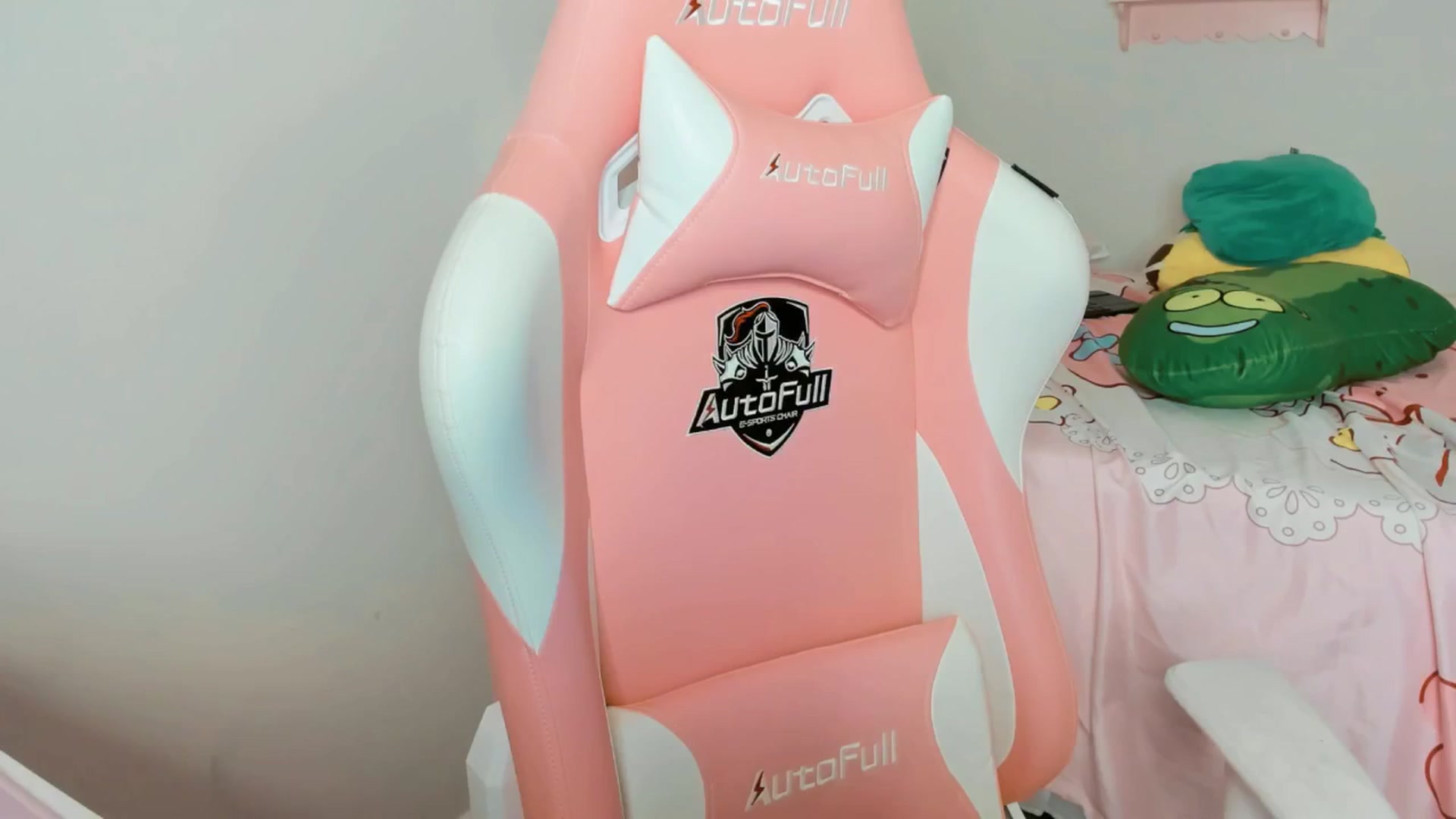 Gallery image thumbnail from Cherrycute666's myfreecams stream on, 10/20/2025, 02:51 image 10 of 20