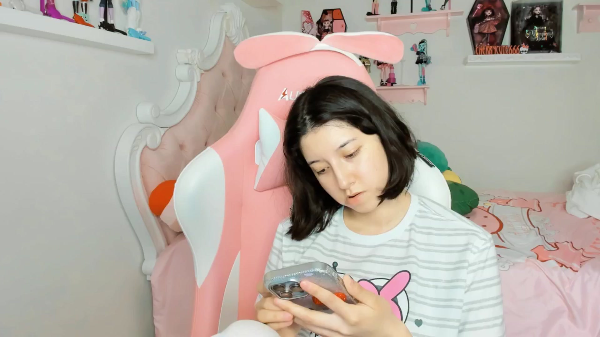 Gallery image thumbnail from Cherrycute666's myfreecams stream on, 10/20/2025, 02:51 image 5 of 20