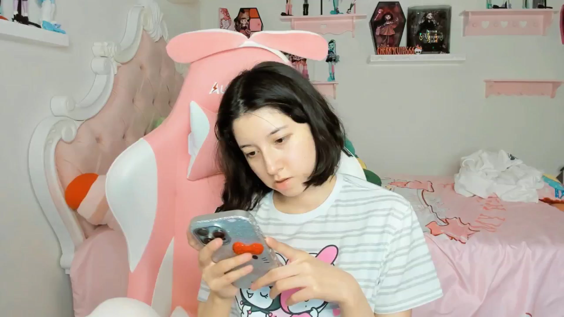 Gallery image thumbnail from Cherrycute666's myfreecams stream on, 10/20/2025, 02:51 image 4 of 20