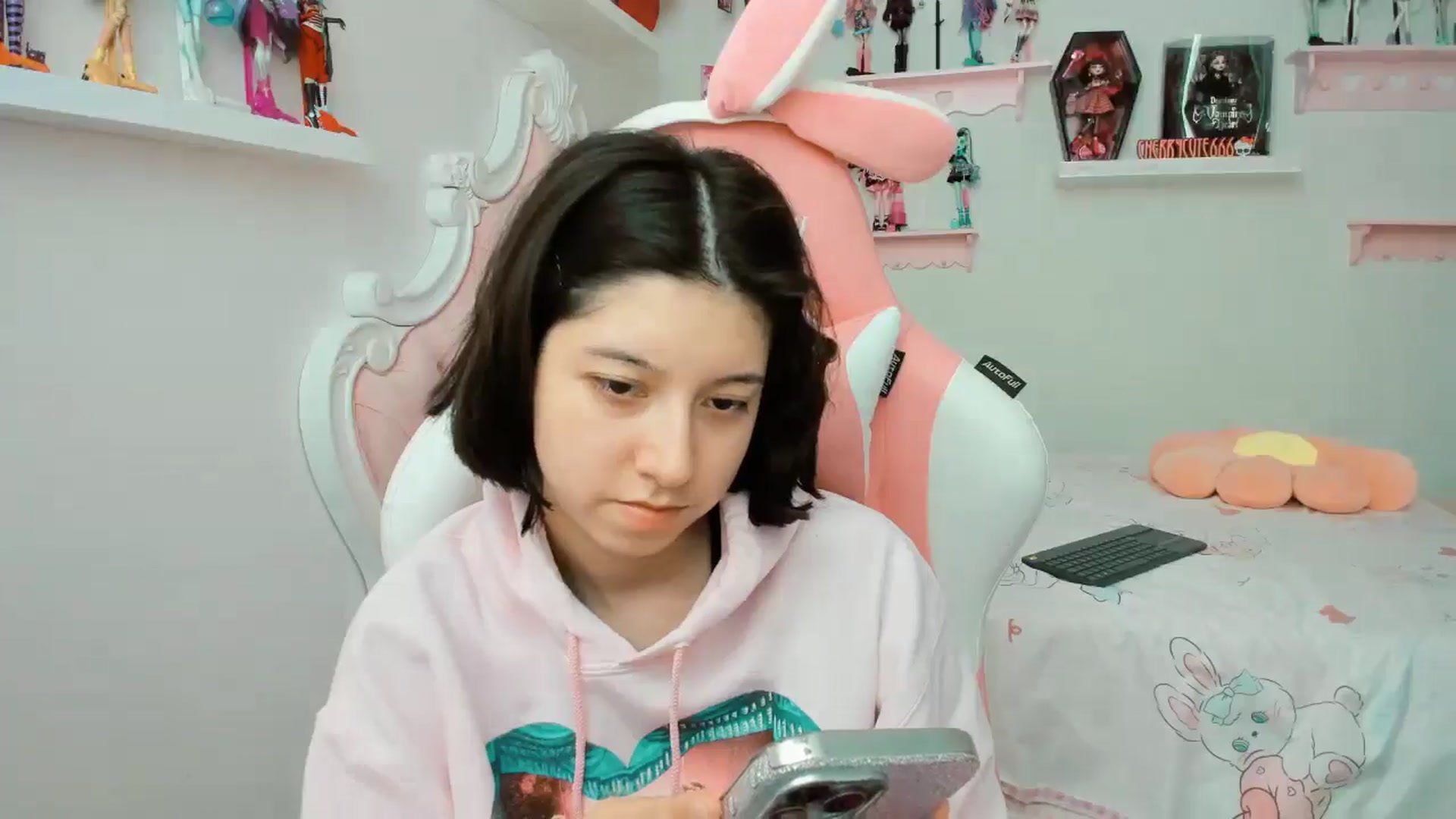 Gallery image thumbnail from Cherrycute666's myfreecams stream on, 11/11/2025, 21:25 image 7 of 20