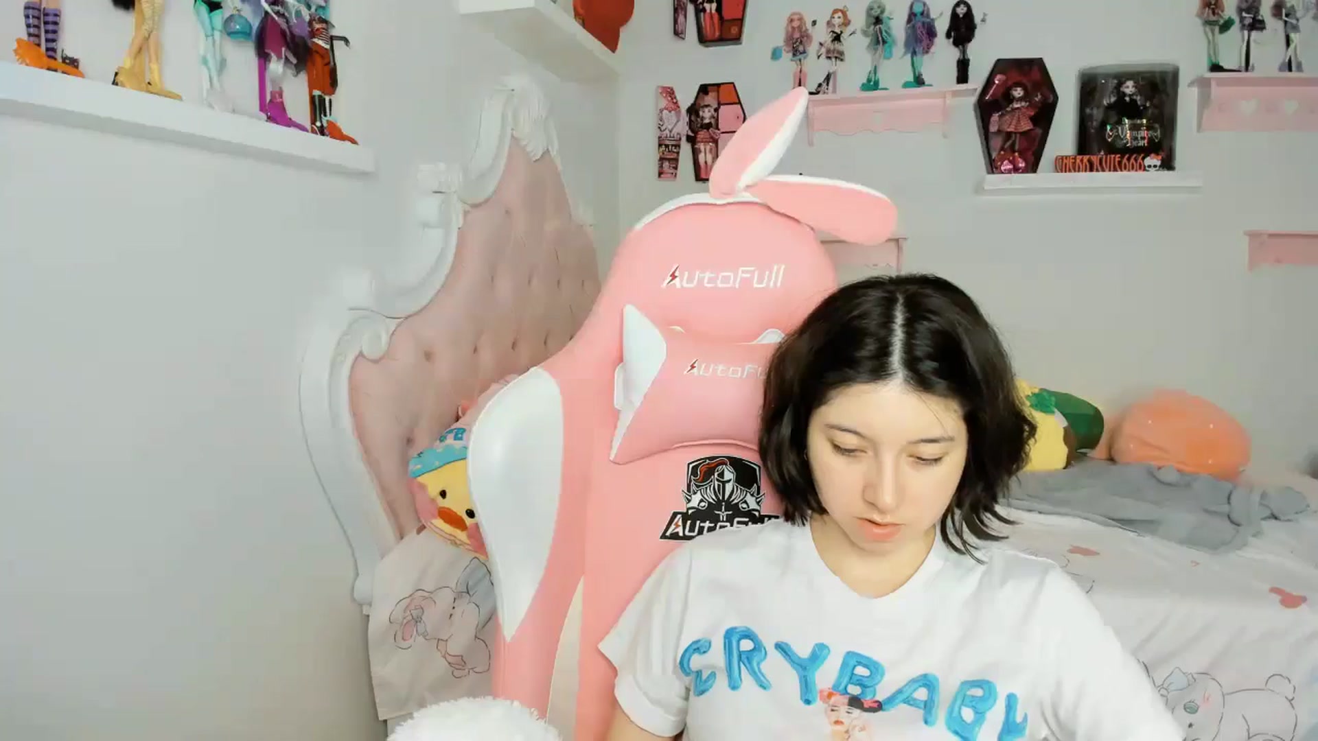 Gallery image thumbnail from Cherrycute666's myfreecams stream on, 11/13/2025, 06:47 image 2 of 20