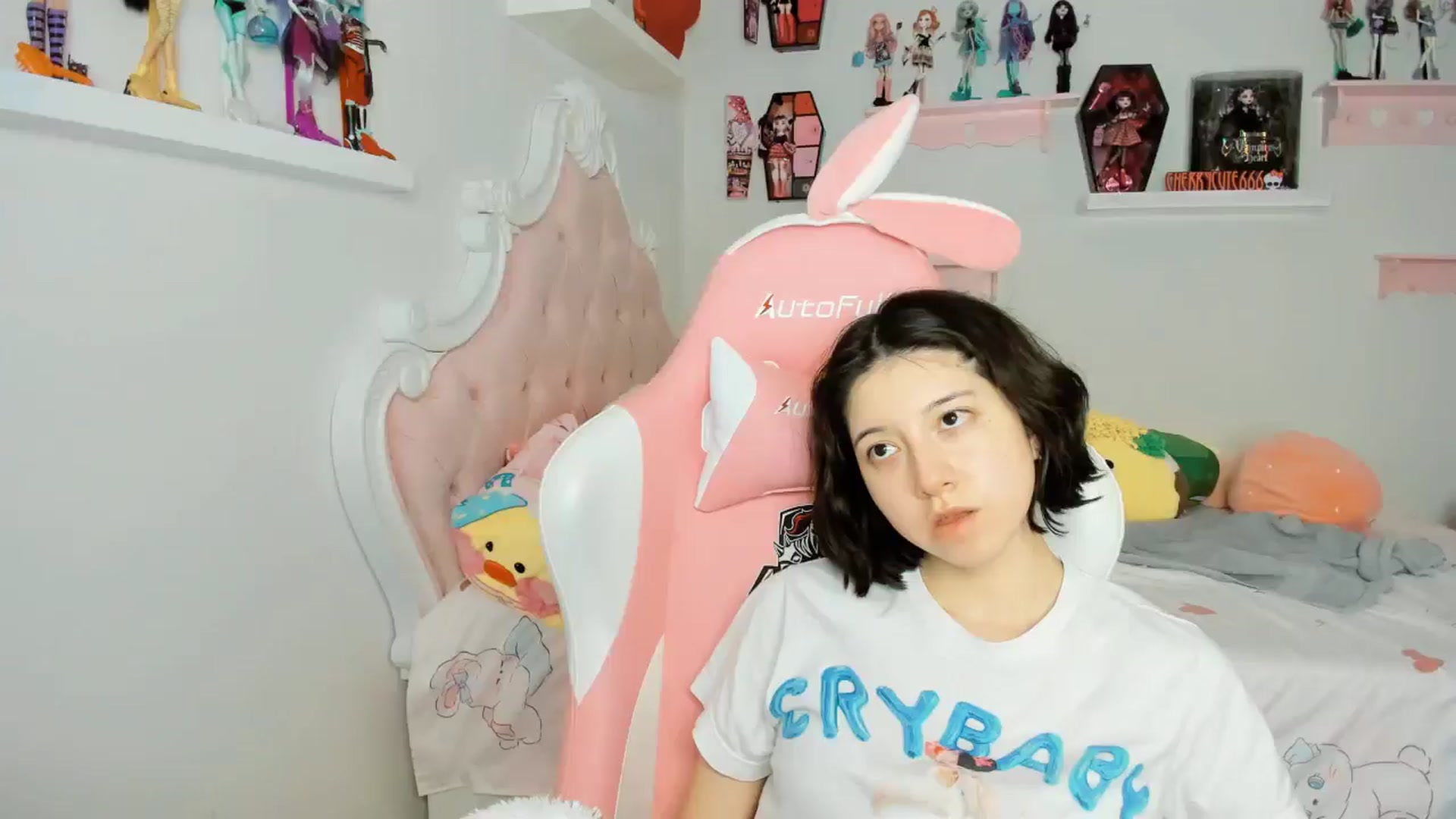 Gallery image thumbnail from Cherrycute666's myfreecams stream on, 11/13/2025, 06:47 image 1 of 20