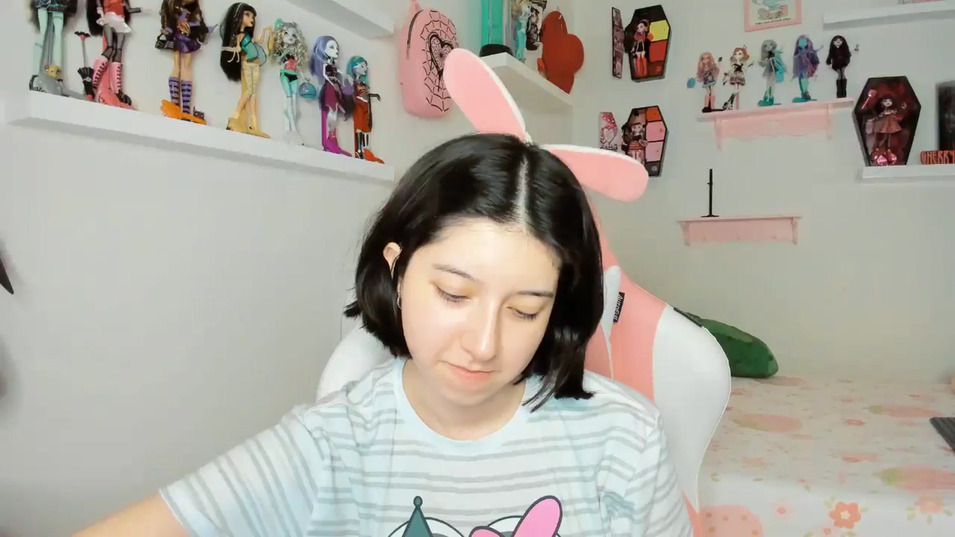 Gallery image thumbnail from Cherrycute666's myfreecams stream on, 11/20/2025, 05:51 image 8 of 20