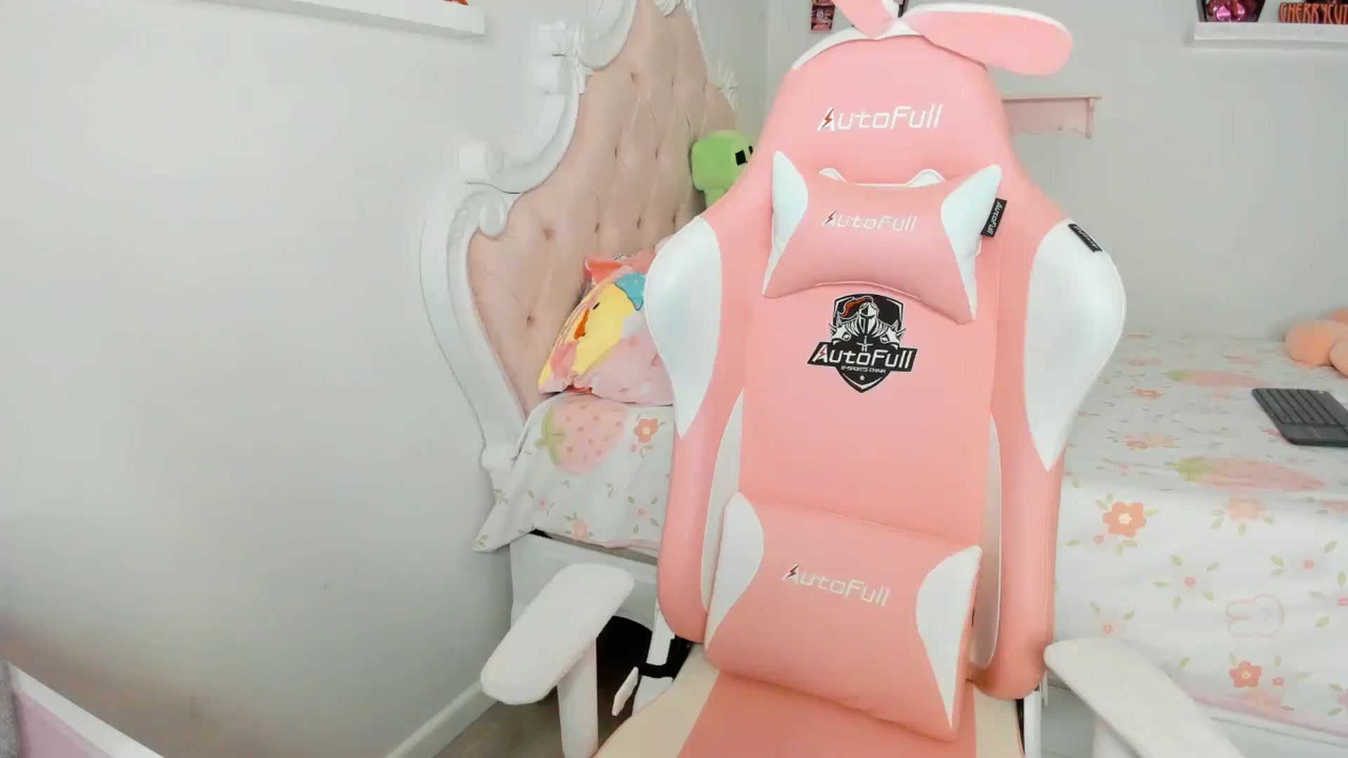 Gallery image thumbnail from Cherrycute666's myfreecams stream on, 11/20/2025, 05:51 image 19 of 20