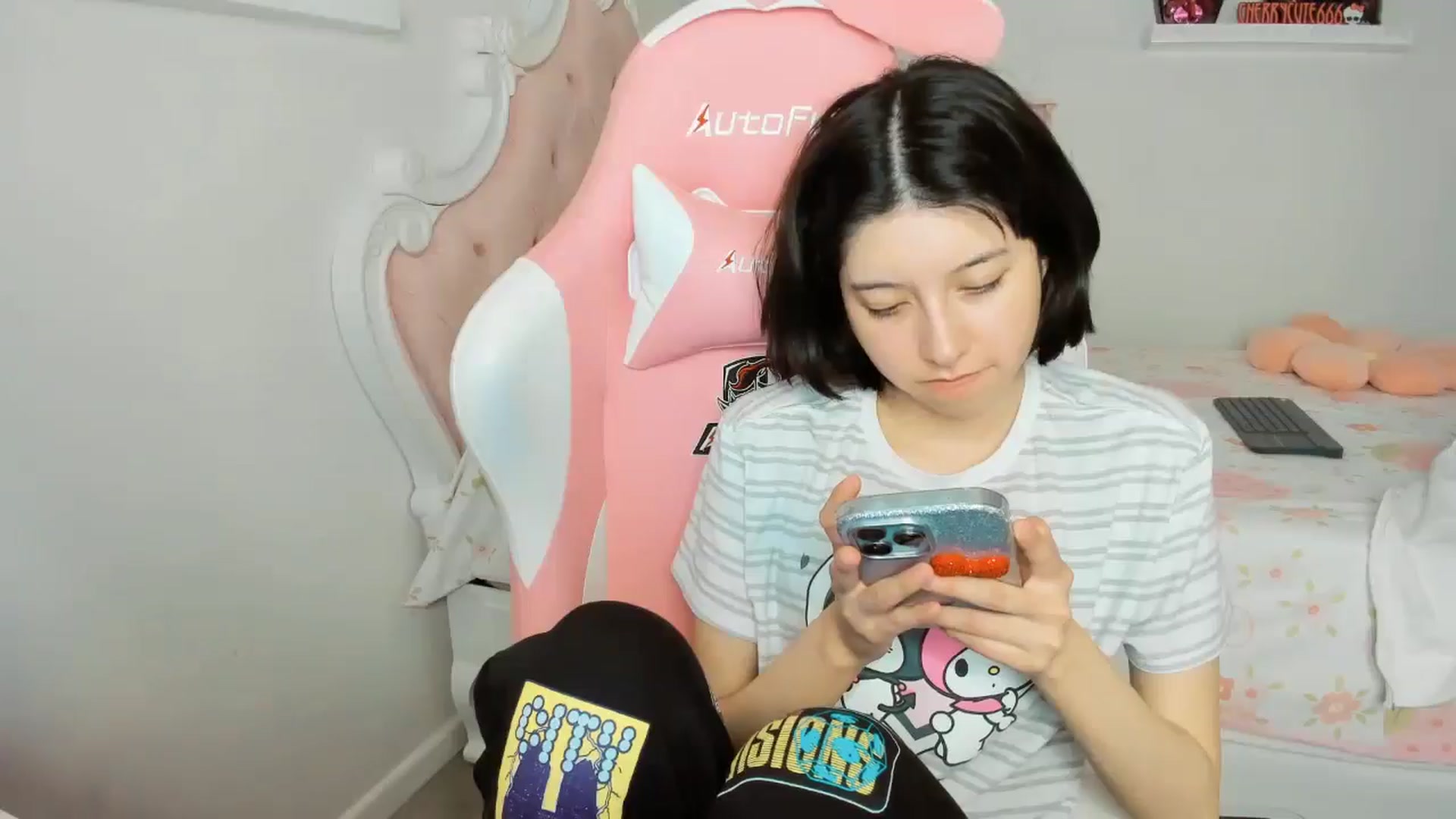 Gallery image thumbnail from Cherrycute666's myfreecams stream on, 11/20/2025, 05:51 image 18 of 20