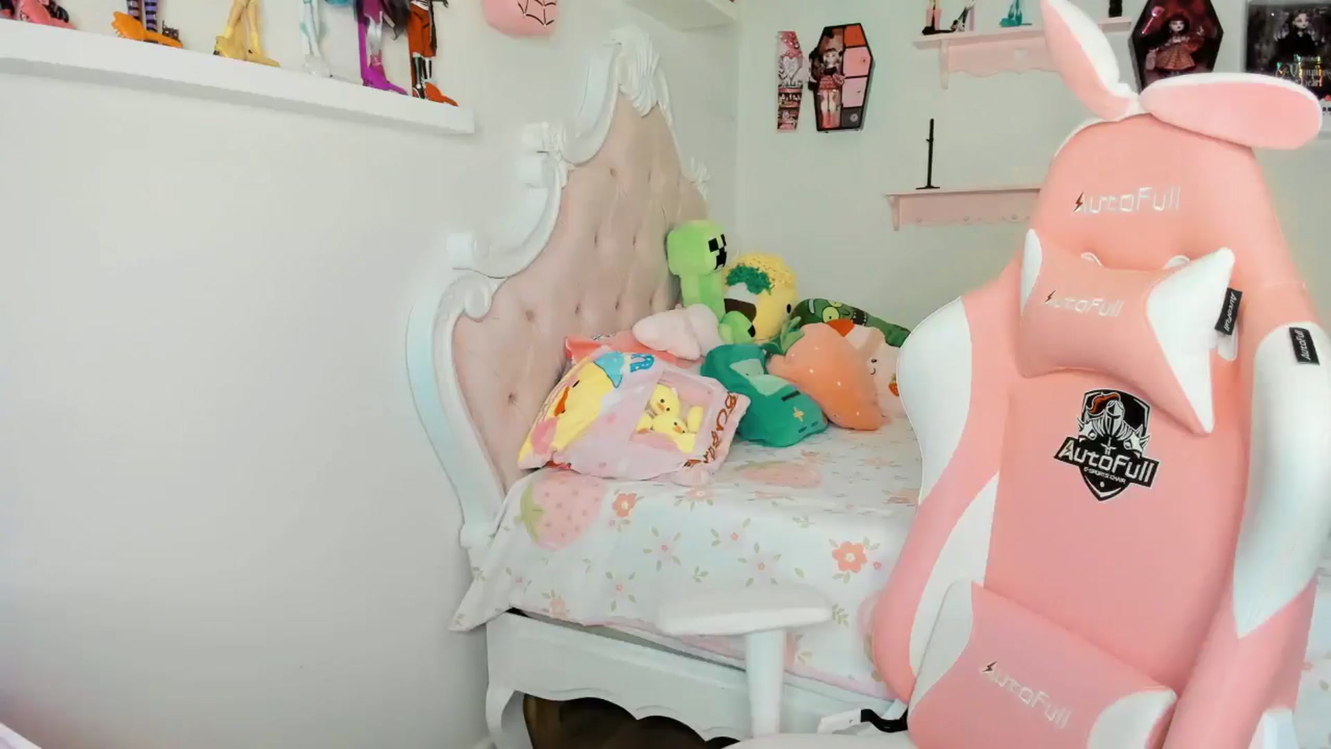 Gallery image thumbnail from Cherrycute666's myfreecams stream on, 11/20/2025, 05:51 image 3 of 20