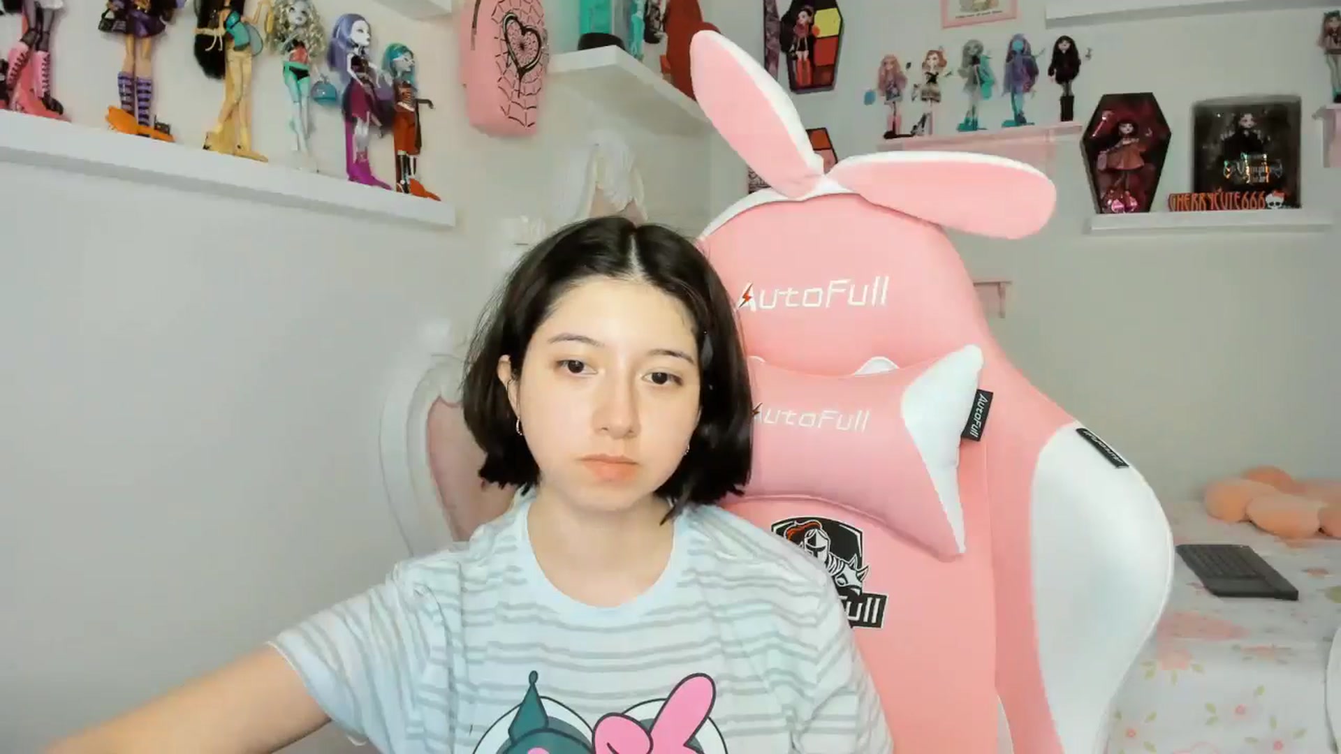 Gallery image thumbnail from Cherrycute666's myfreecams stream on, 11/20/2025, 05:51 image 2 of 20