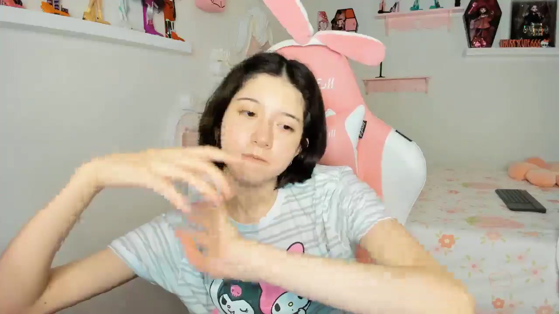 Gallery image thumbnail from Cherrycute666's myfreecams stream on, 11/20/2025, 05:51 image 16 of 20
