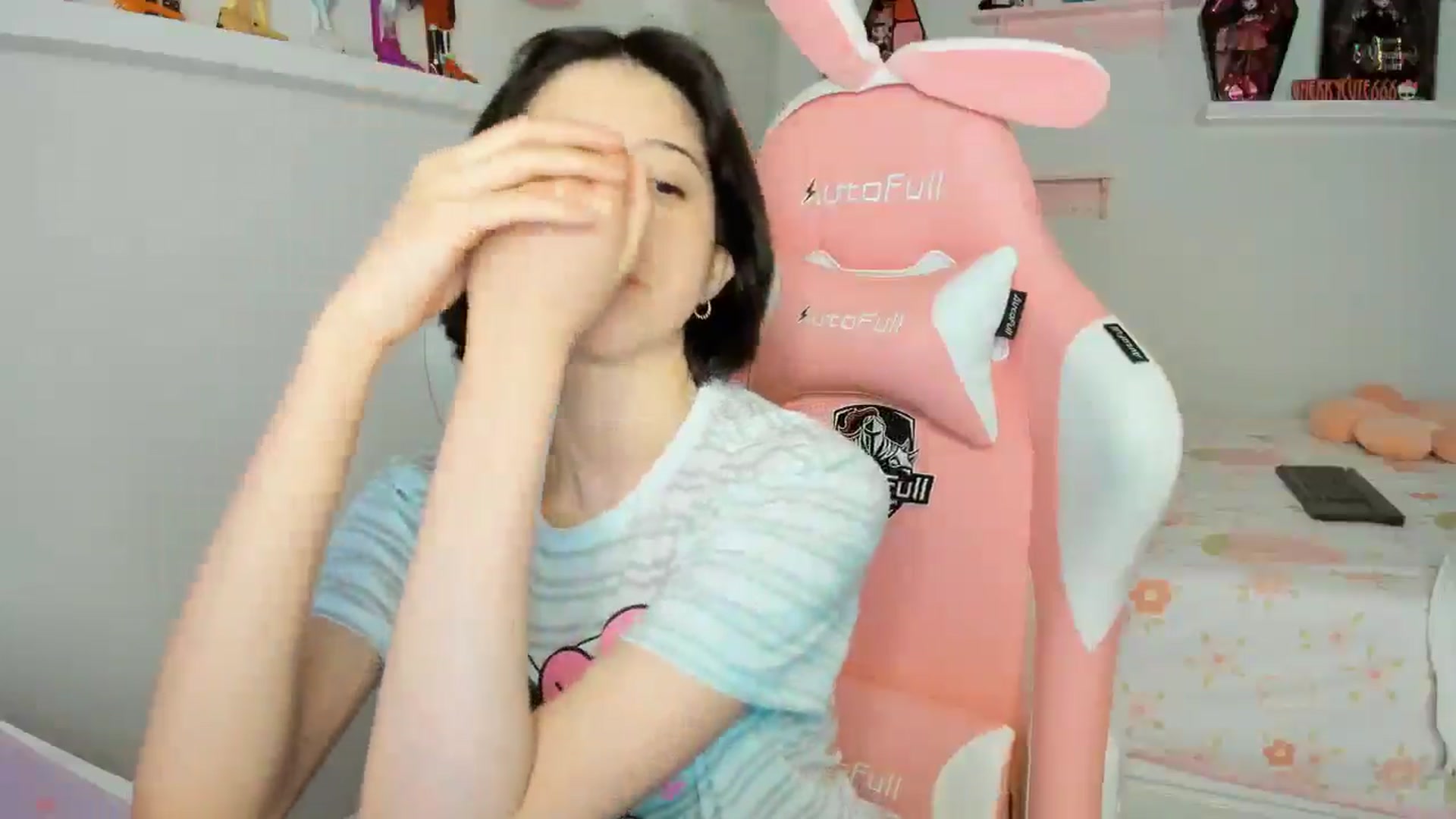 Gallery image thumbnail from Cherrycute666's myfreecams stream on, 11/20/2025, 06:24 image 7 of 20