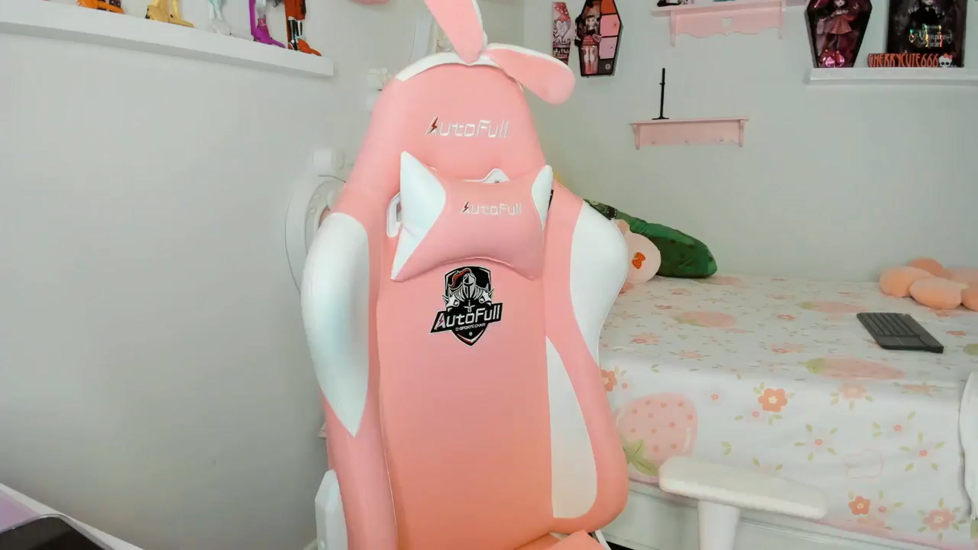 Gallery image thumbnail from Cherrycute666's myfreecams stream on, 11/20/2025, 06:24 image 11 of 20