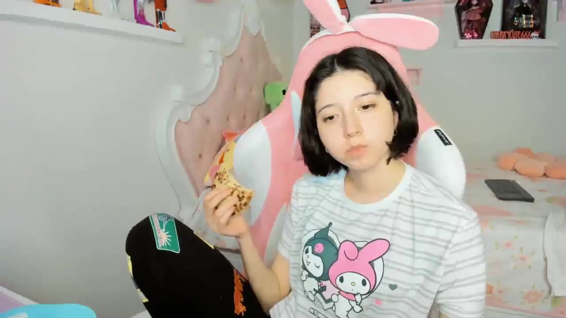Gallery image thumbnail from Cherrycute666's myfreecams stream on, 11/20/2025, 06:24 image 13 of 20