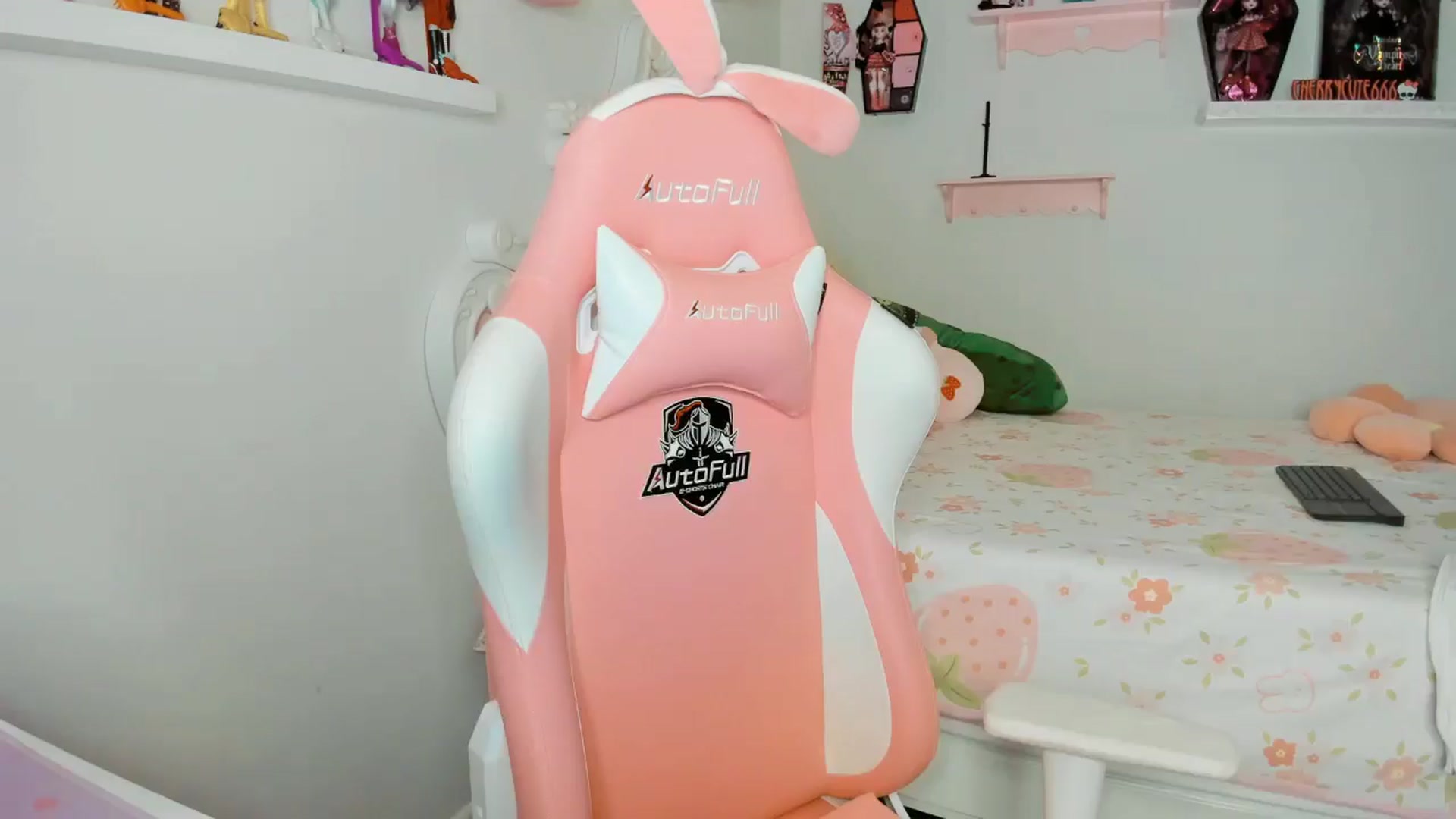 Gallery image thumbnail from Cherrycute666's myfreecams stream on, 11/20/2025, 06:24 image 8 of 20