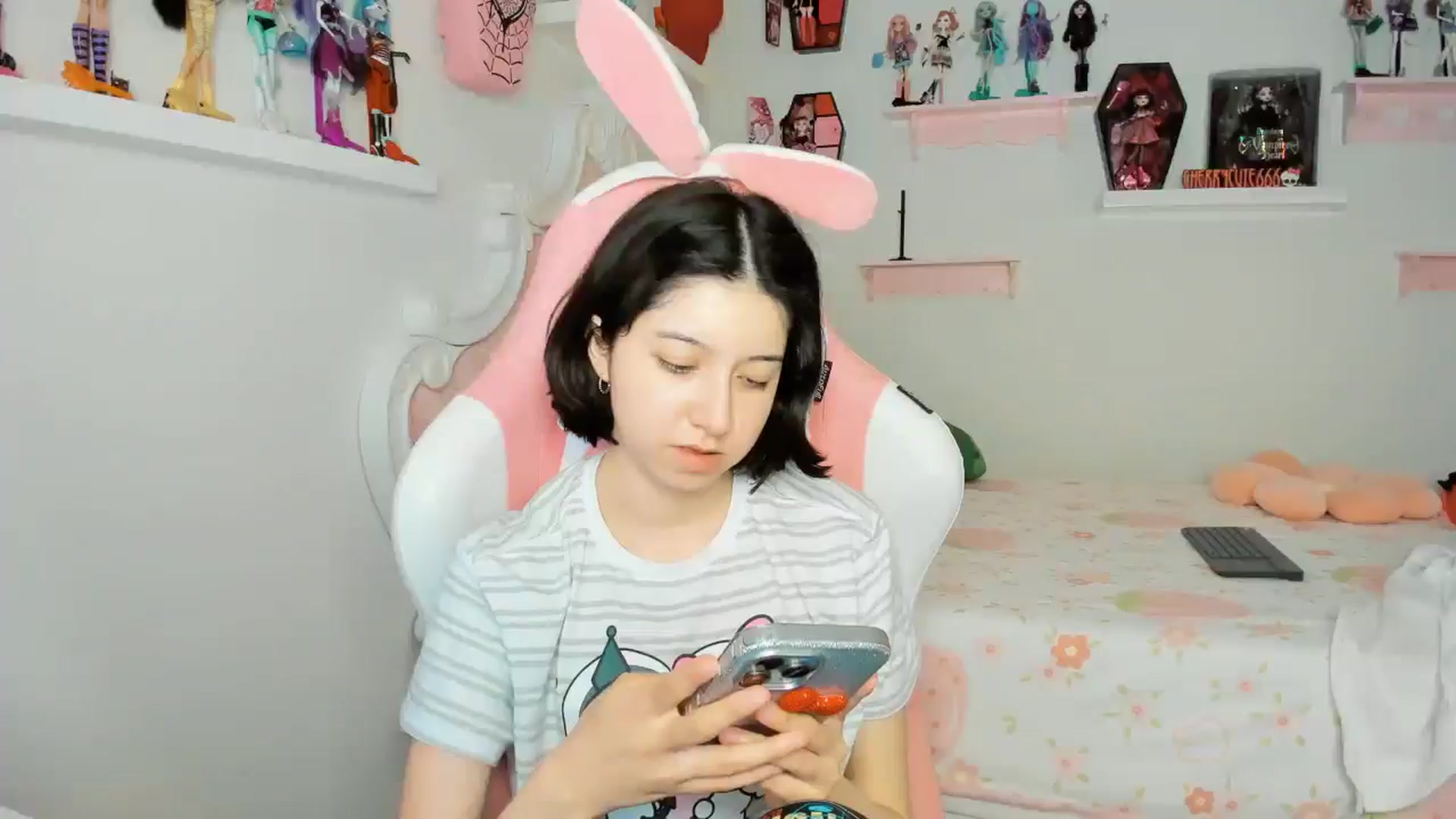 Gallery image thumbnail from Cherrycute666's myfreecams stream on, 11/20/2025, 06:24 image 20 of 20