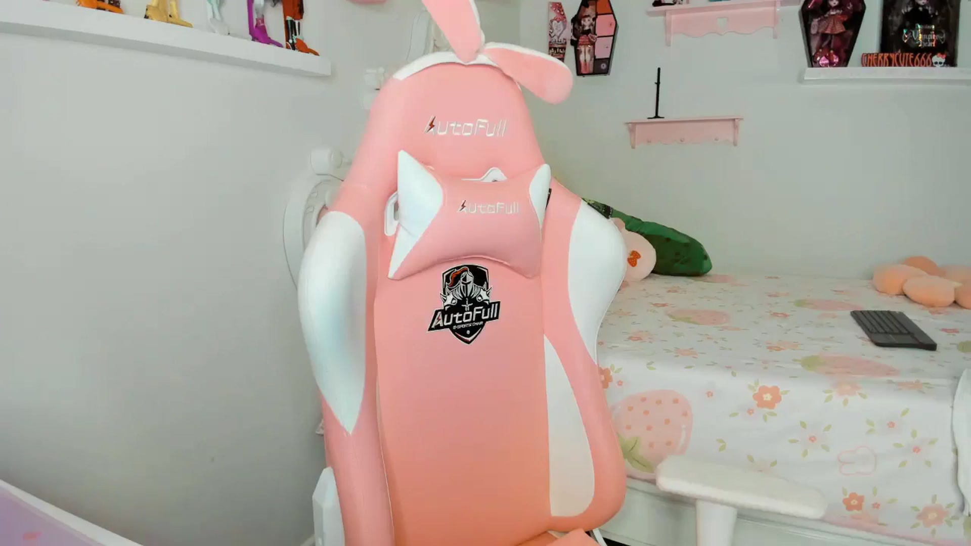 Gallery image thumbnail from Cherrycute666's myfreecams stream on, 11/20/2025, 06:24 image 9 of 20