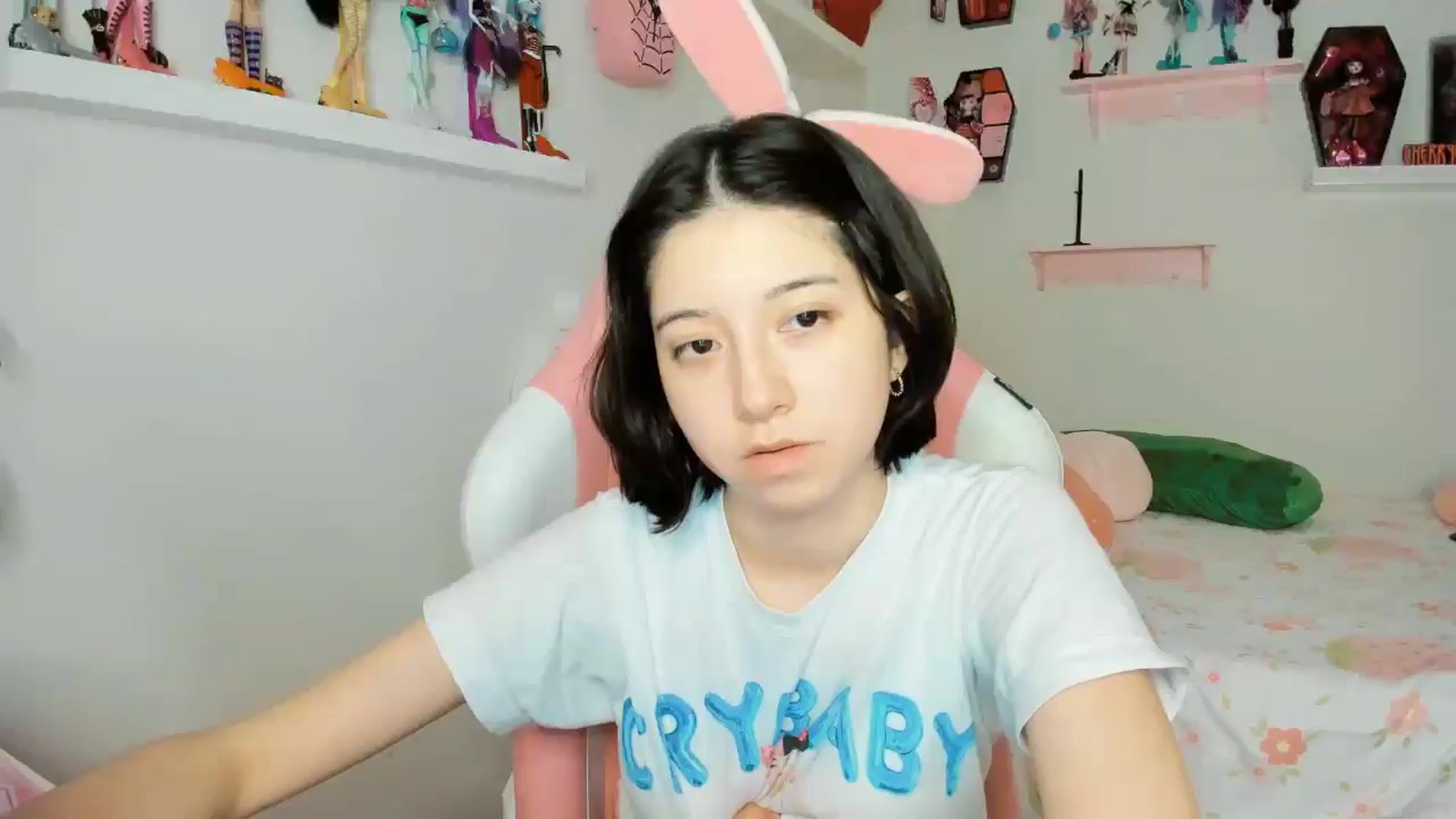 Gallery image thumbnail from Cherrycute666's myfreecams stream on, 11/21/2025, 04:40 image 1 of 20