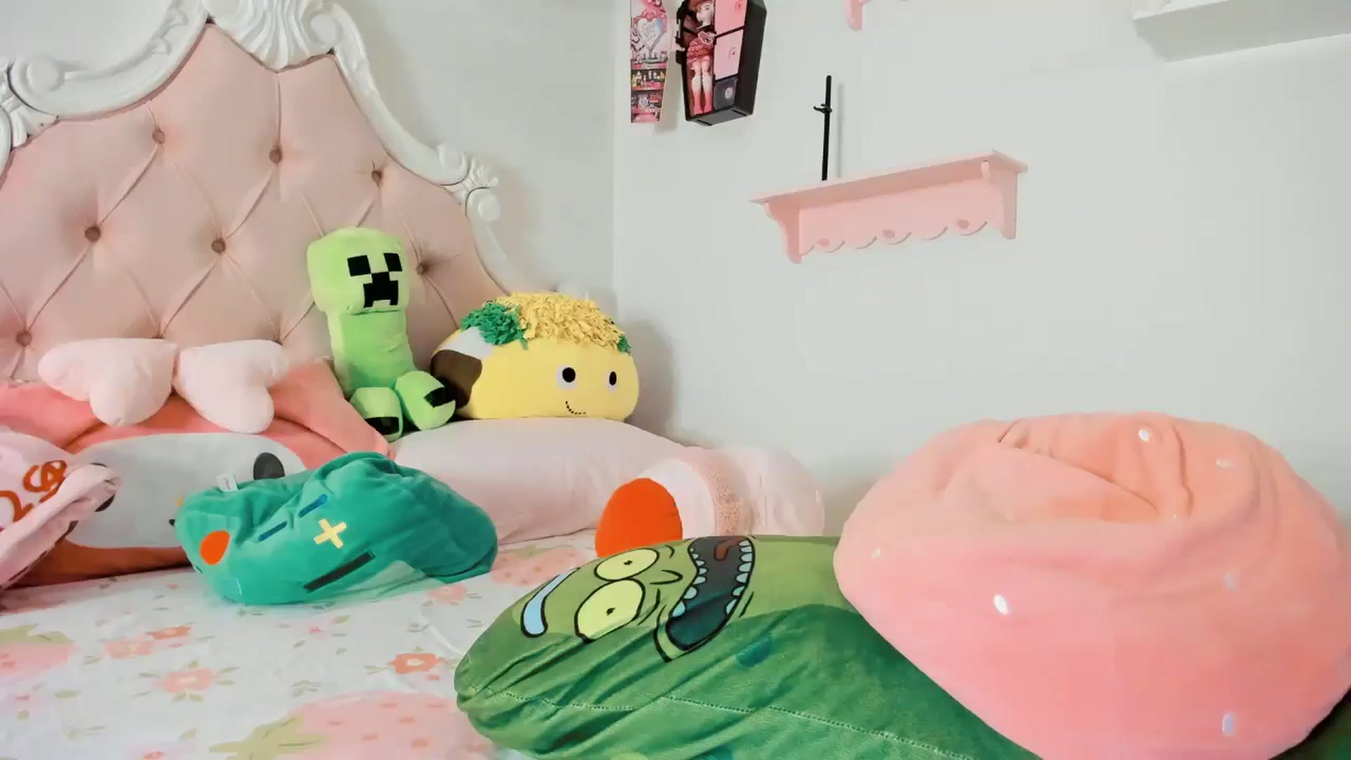 Gallery image thumbnail from Cherrycute666's myfreecams stream on, 11/21/2025, 05:40 image 15 of 20