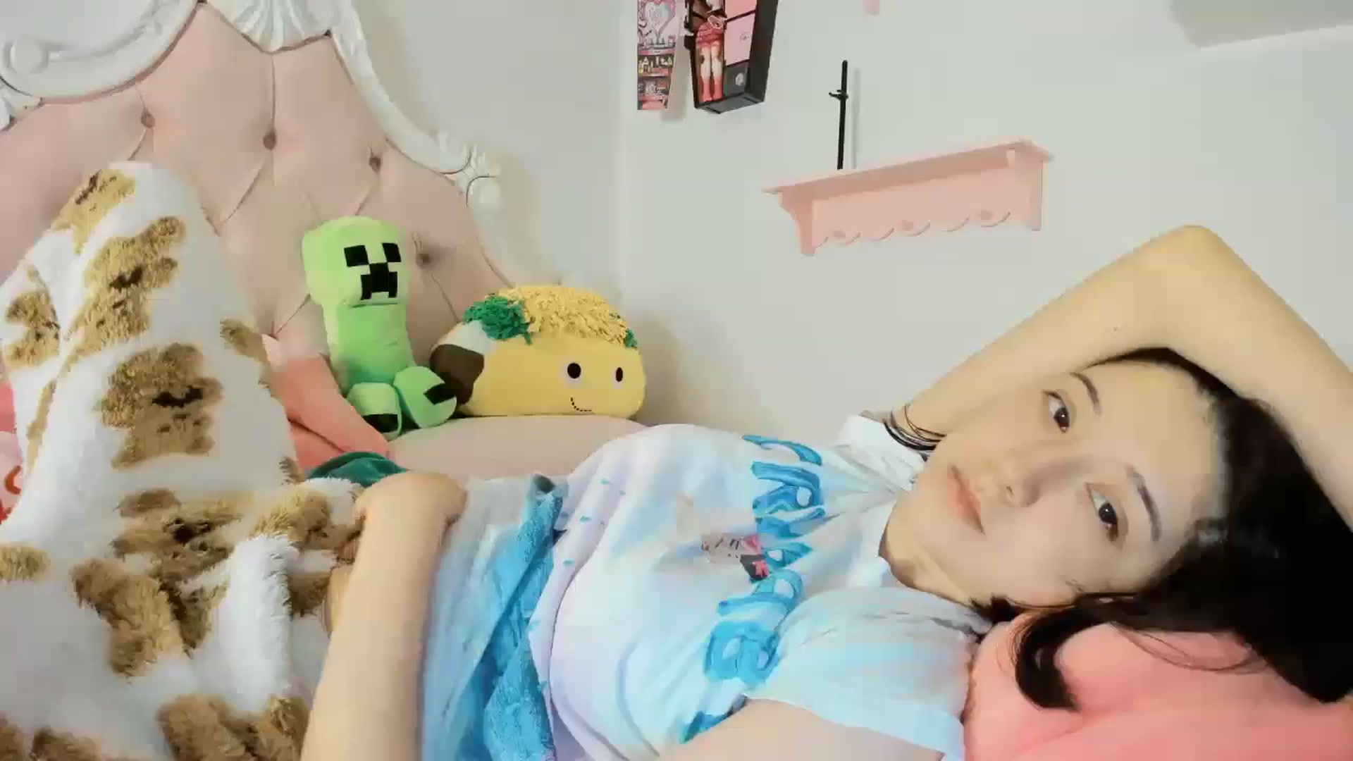 Gallery image thumbnail from Cherrycute666's myfreecams stream on, 11/21/2025, 05:40 image 14 of 20