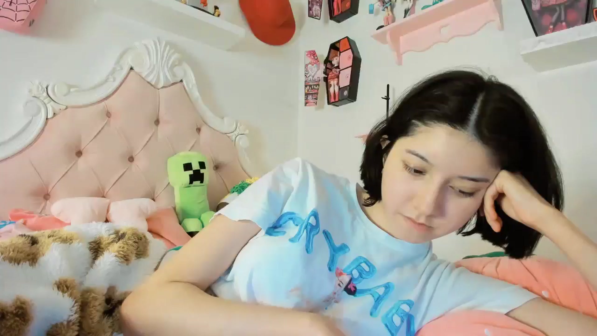 Gallery image thumbnail from Cherrycute666's myfreecams stream on, 11/21/2025, 05:40 image 12 of 20