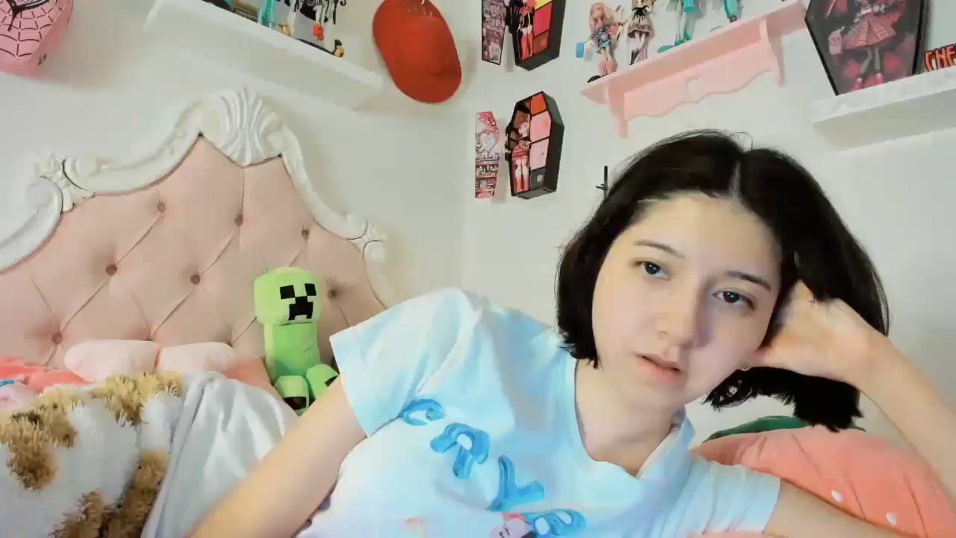Gallery image thumbnail from Cherrycute666's myfreecams stream on, 11/21/2025, 05:40 image 6 of 20