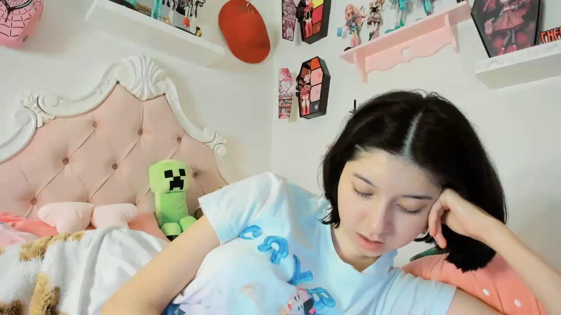 Gallery image thumbnail from Cherrycute666's myfreecams stream on, 11/21/2025, 05:40 image 8 of 20