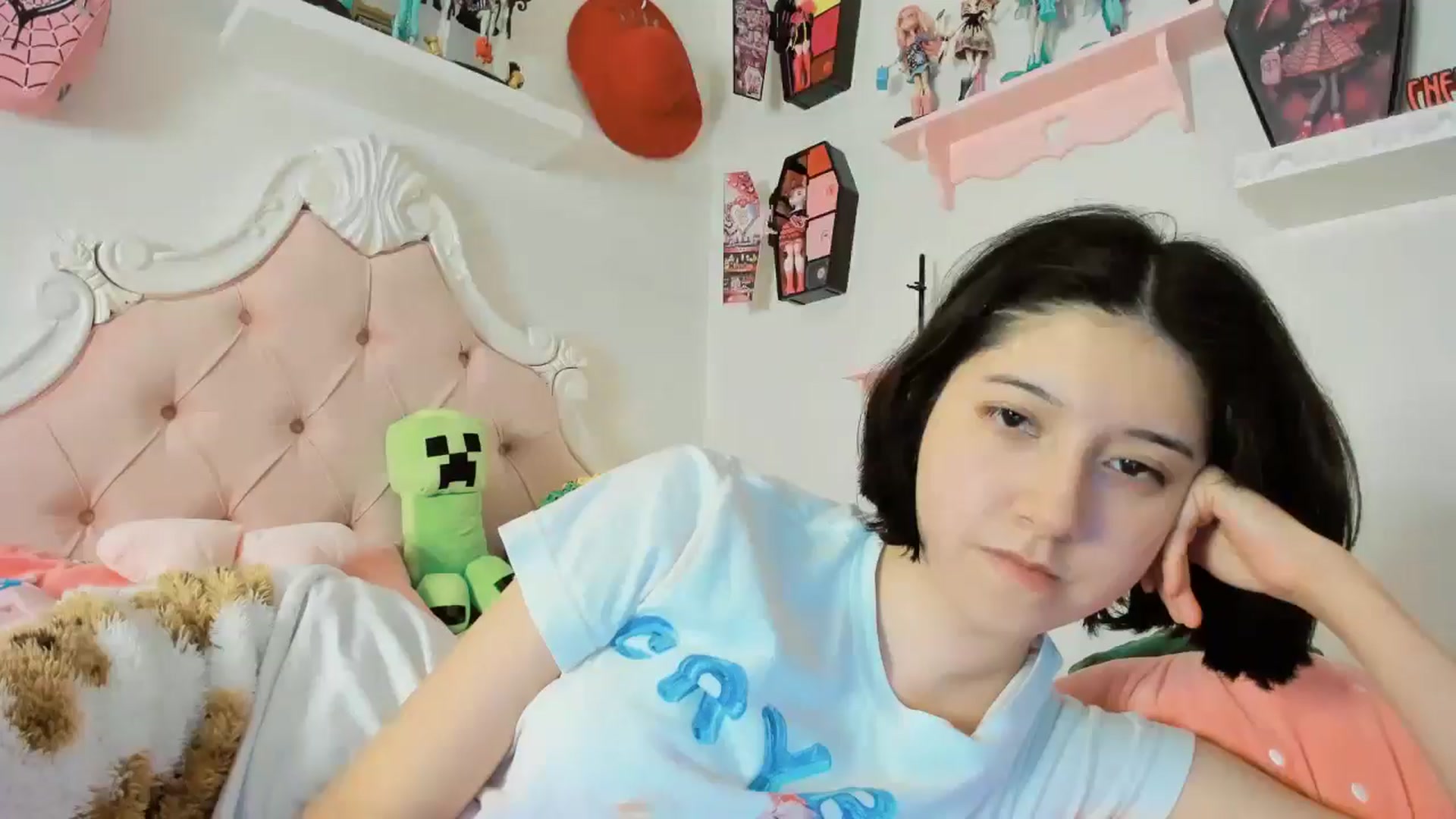 Gallery image thumbnail from Cherrycute666's myfreecams stream on, 11/21/2025, 05:40 image 7 of 20