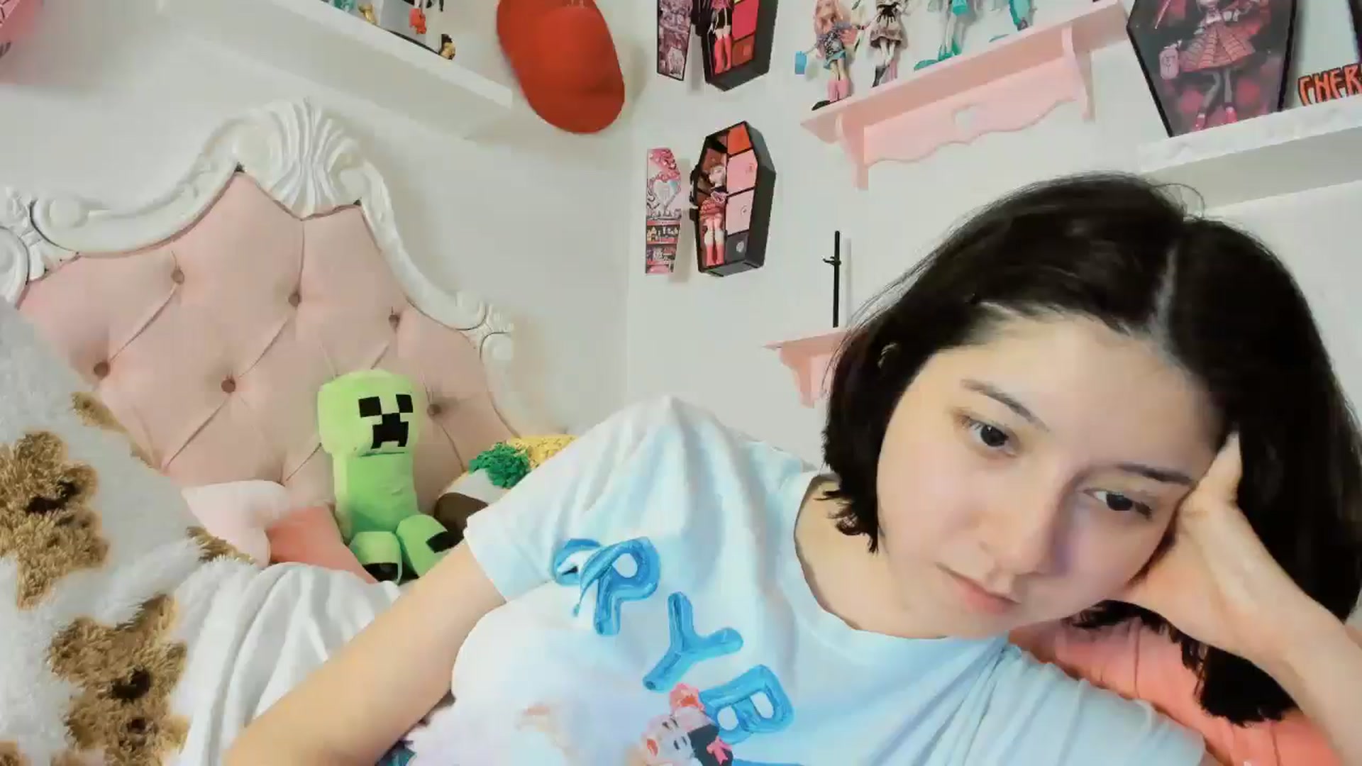 Gallery image thumbnail from Cherrycute666's myfreecams stream on, 11/21/2025, 05:40 image 5 of 20