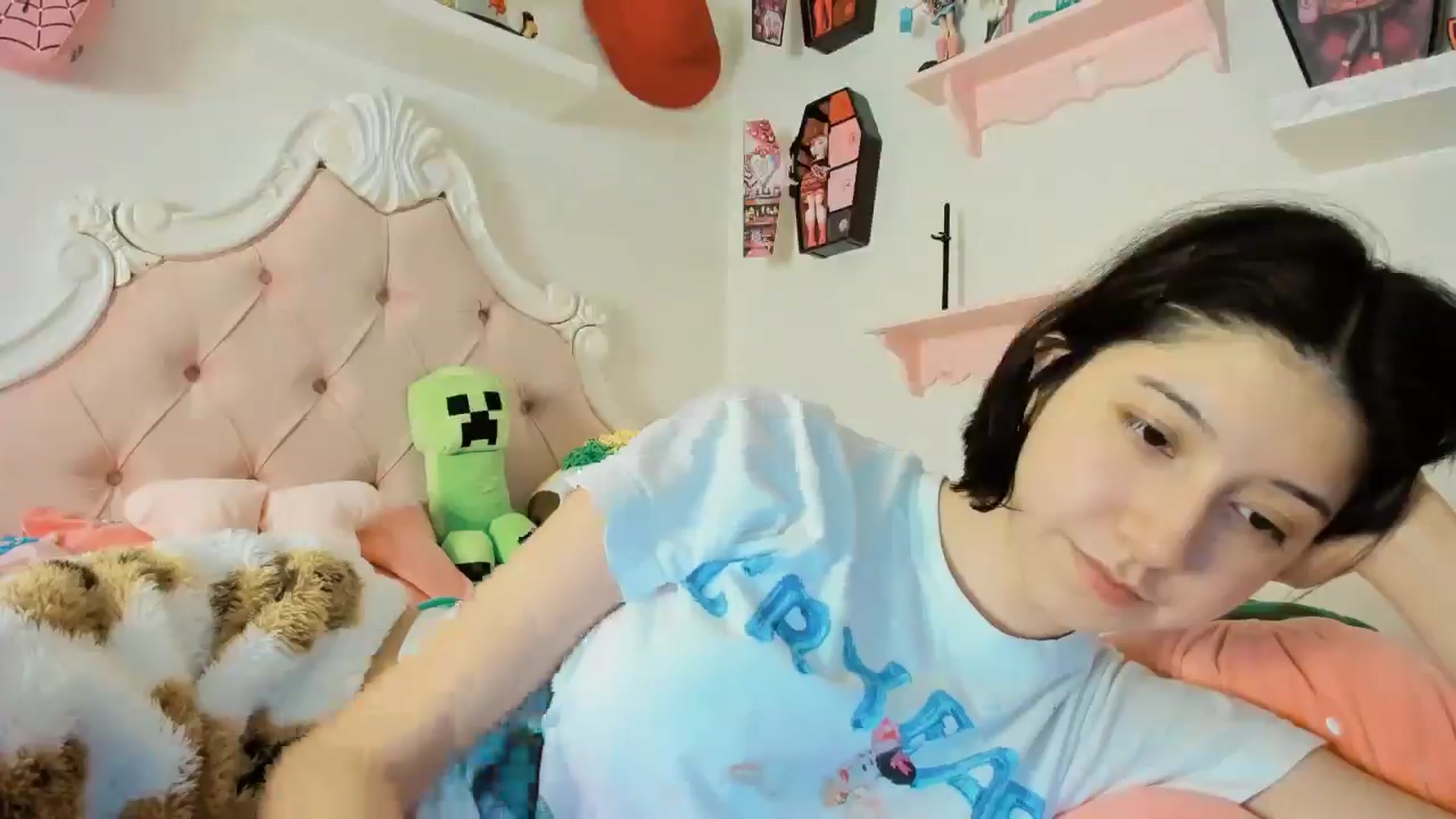 Gallery image thumbnail from Cherrycute666's myfreecams stream on, 11/21/2025, 05:40 image 13 of 20