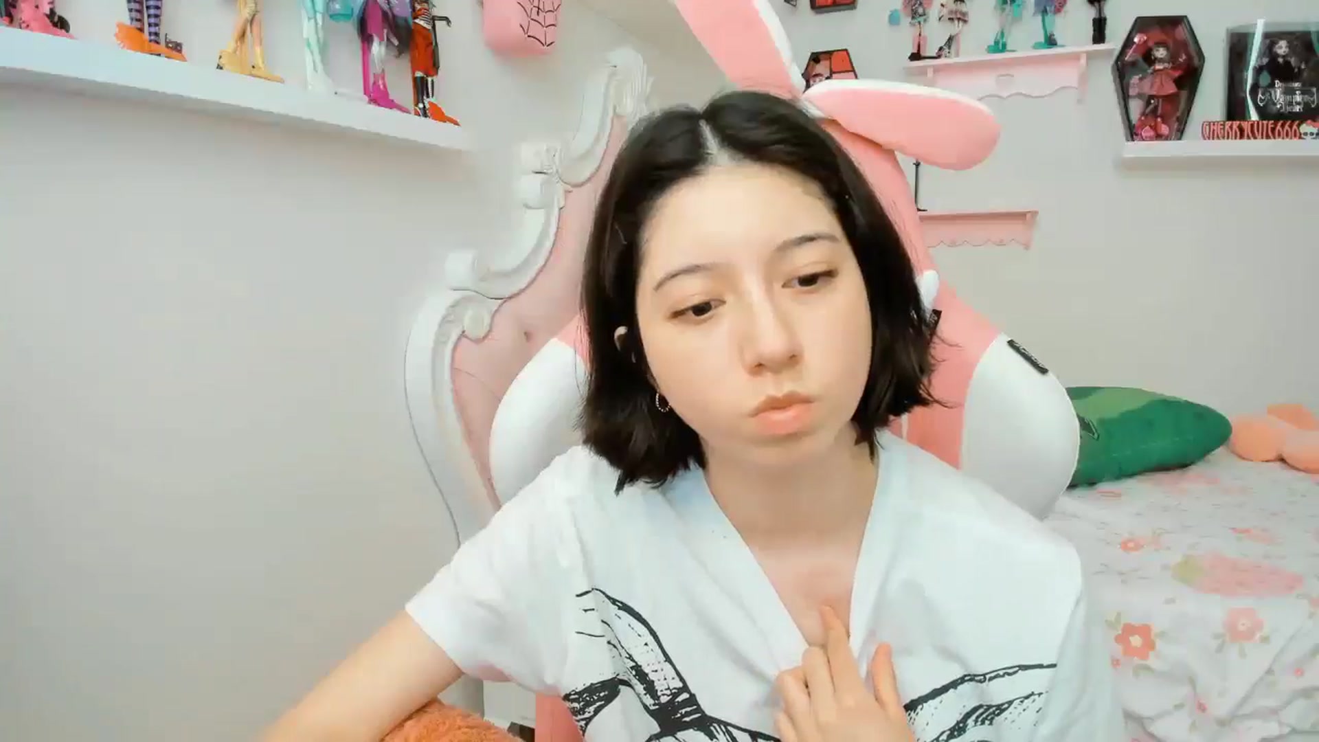 Gallery image thumbnail from Cherrycute666's myfreecams stream on, 11/21/2025, 21:47 image 11 of 20