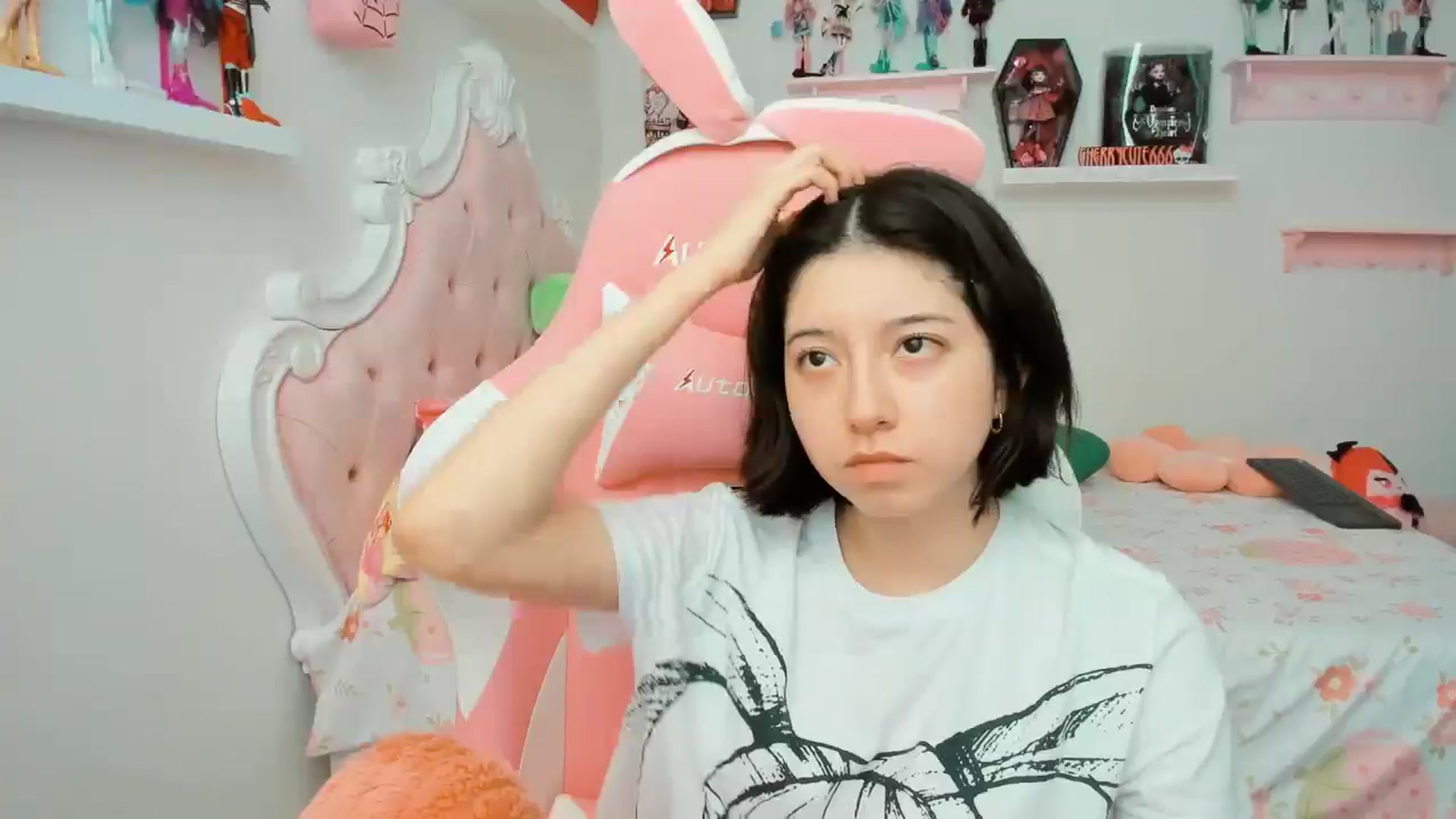 Gallery image thumbnail from Cherrycute666's myfreecams stream on, 11/21/2025, 21:47 image 4 of 20