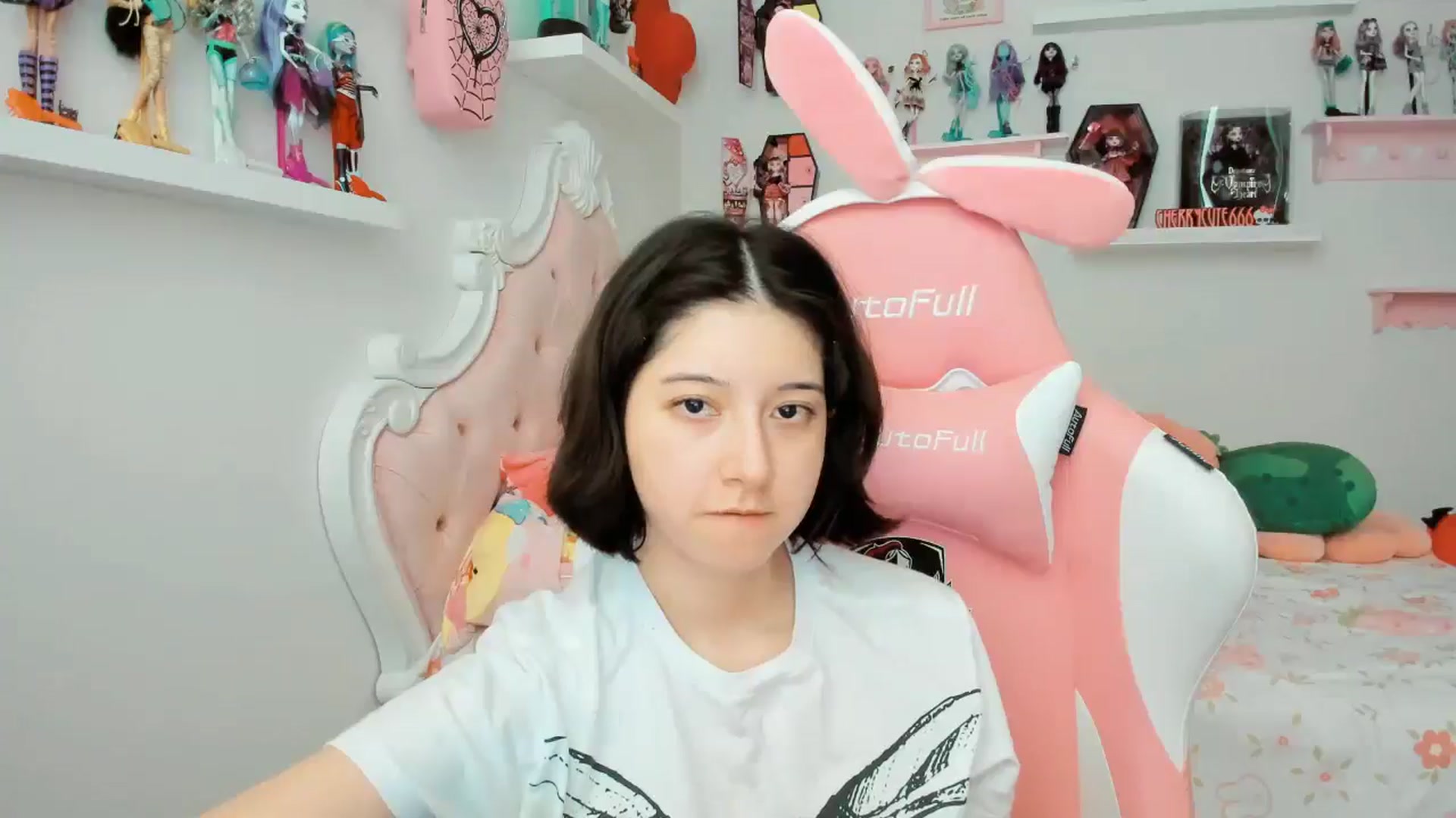 Gallery image thumbnail from Cherrycute666's myfreecams stream on, 11/21/2025, 23:28 image 3 of 20